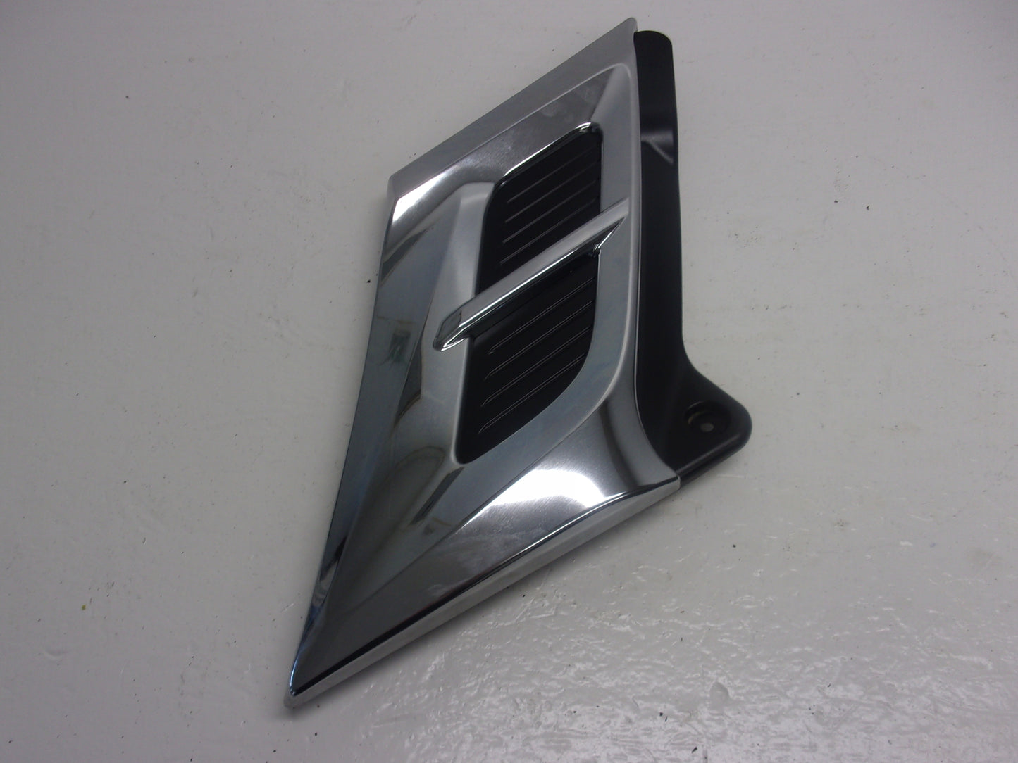 Yamaha WaveRunner 2012-2018 FX Cruiser SHO1.8 Right Chrome Trim F2S-U370K-00-00
