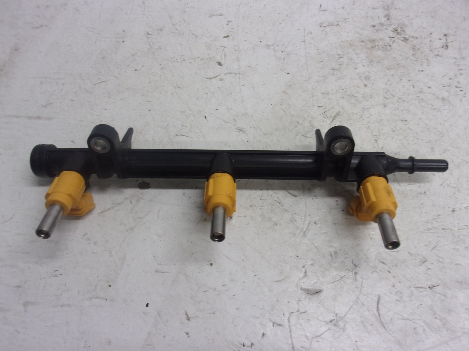 Yamaha 2016-2017 VX V1 EX Barely Used OEM Fuel Rail + Injectors 6EY-13761-00-00
