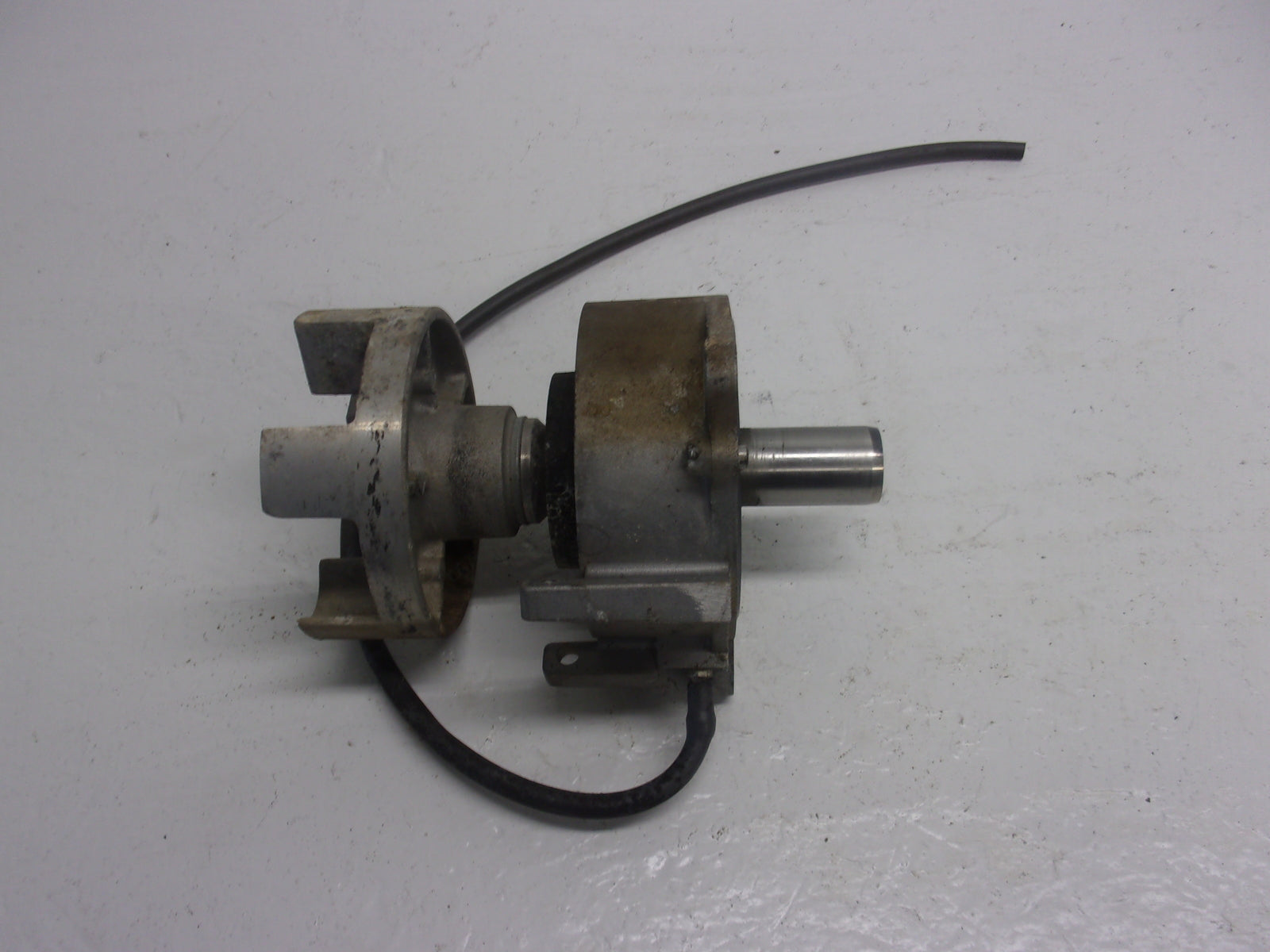 Yamaha Waverunner 2005 FX HO OEM Bearing Housing + Coupler Part# 61X-45332-03-94