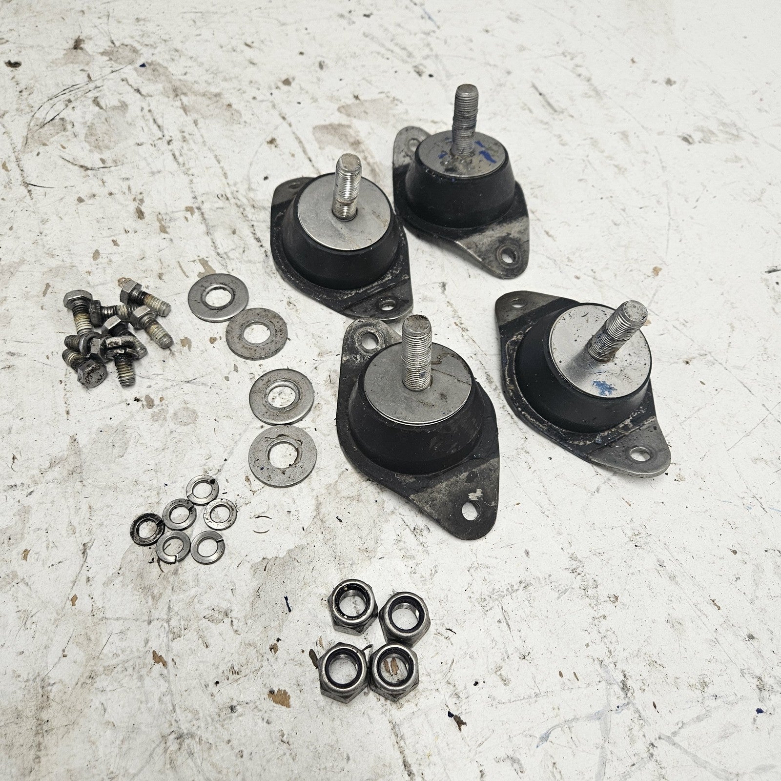 Polaris Watercraft 1995 SL SLX 650/750/780 OEM Engine Mount Set Part# 3110051