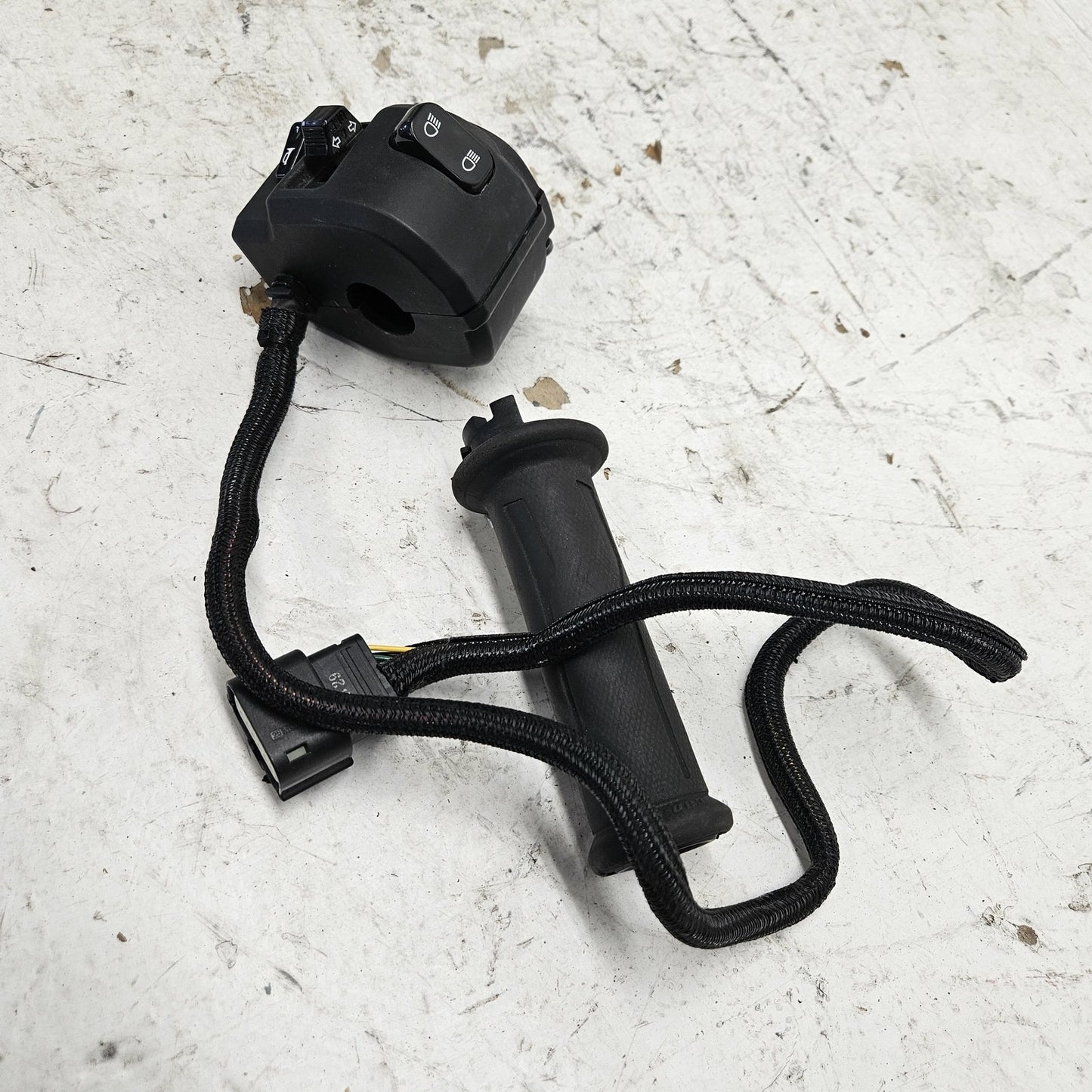 Can-Am Roadster 2019-2020 Ryker OEM Left Handlebar Switch + Grip Part# 710005274