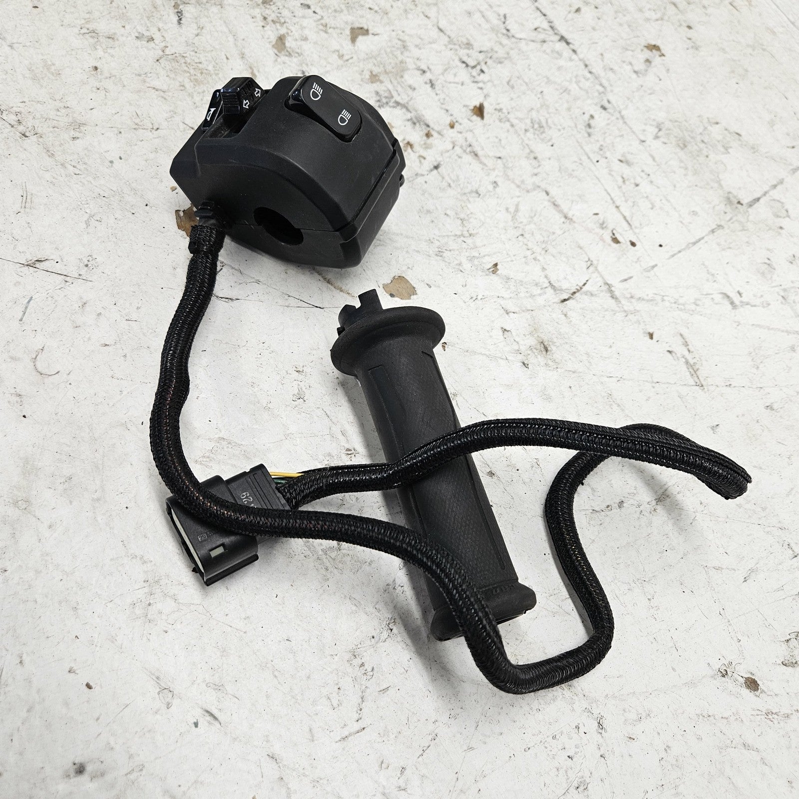 Can-Am Roadster 2019-2020 Ryker OEM Left Handlebar Switch + Grip Part# 710005274