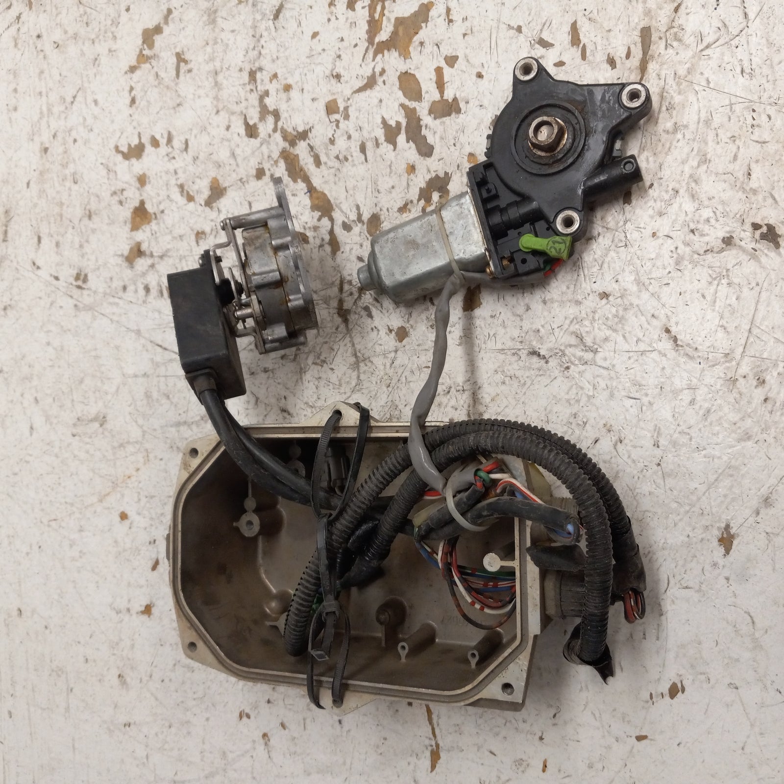 Kawasaki Jet Ski 1999-2005 Ultra 130/150 OEM Trim Control Unit # 21175-3712