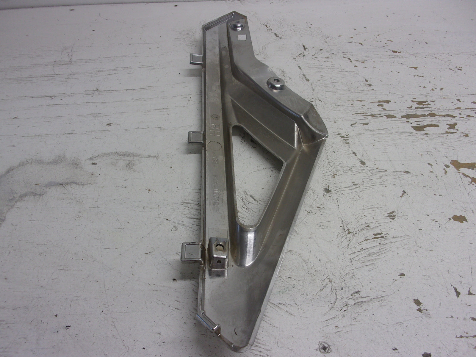 Yamaha WaveRunner 2015-2019 VX VXS VXR OEM Chrome RH Side Trim F2X-U377G-00-00