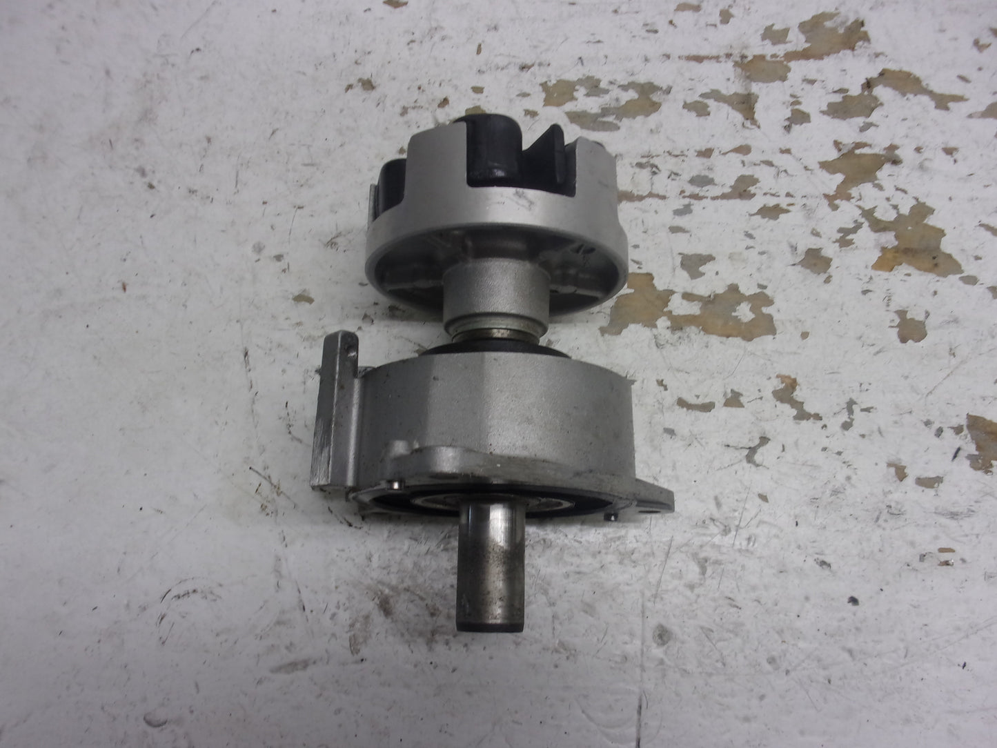 Yamaha Waverunner 2005 FX FXHO OEM Bearing Housing + Coupler # 61X-45332-03-94