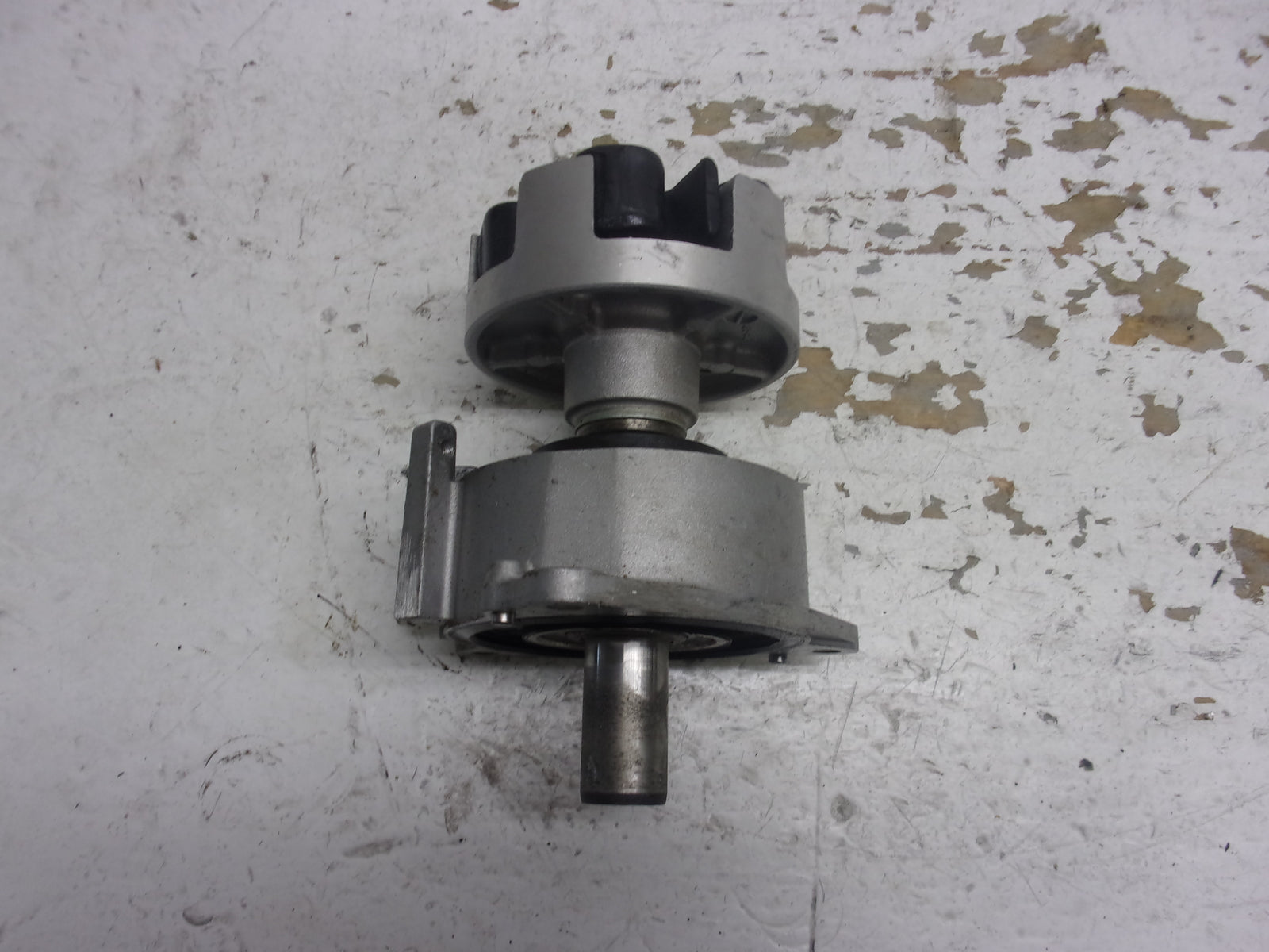 Yamaha Waverunner 2005 FX FXHO OEM Bearing Housing + Coupler # 61X-45332-03-94