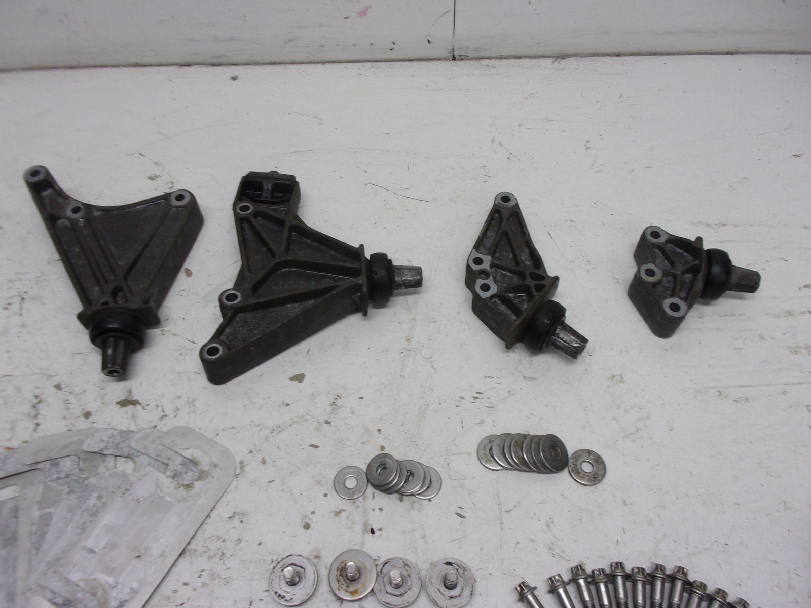 Sea Doo Bombardier 2014-2015 Spark Complete Engine Mount / Damper Set 270000858