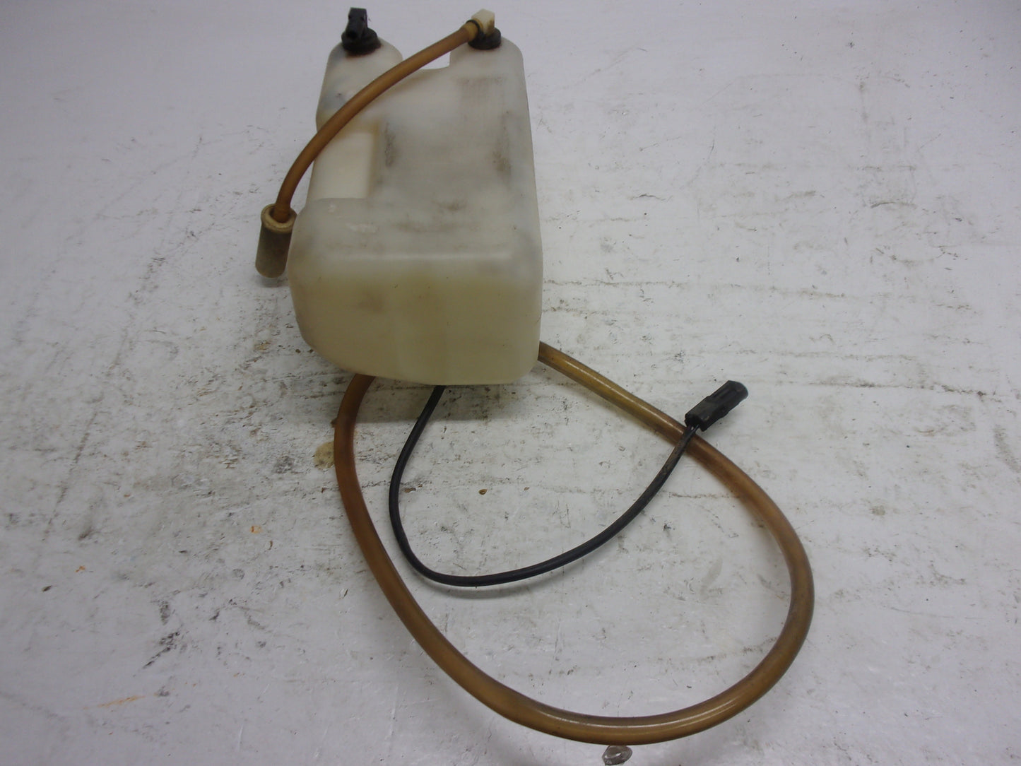 Sea Doo Bombardier 1993-1994 XP XPI OEM Oil Tank Assembly Part# 275000068