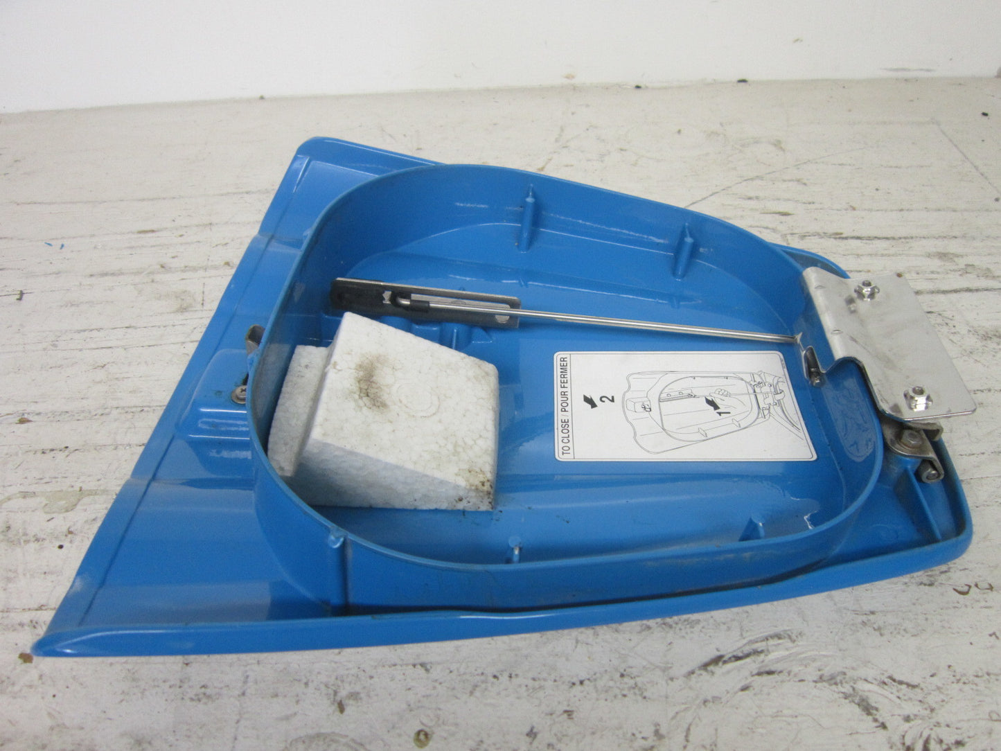 Kawasaki Jet Ski 1995-1996 750 ZXI OEM Hatch Cover Assembly Part# 14090-3747-5U