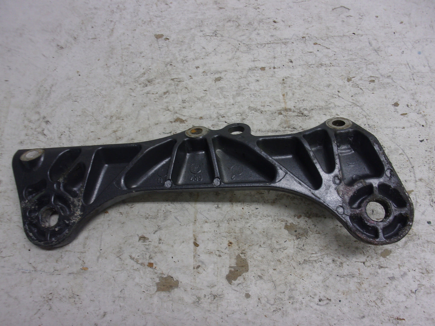 Yamaha Waverunner 1990-1998 WR WVT WB VXR OEM Engine Bracket # 6R7-21425-00-94