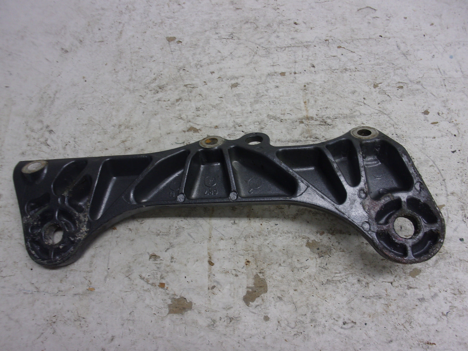 Yamaha Waverunner 1990-1998 WR WVT WB VXR OEM Engine Bracket # 6R7-21425-00-94