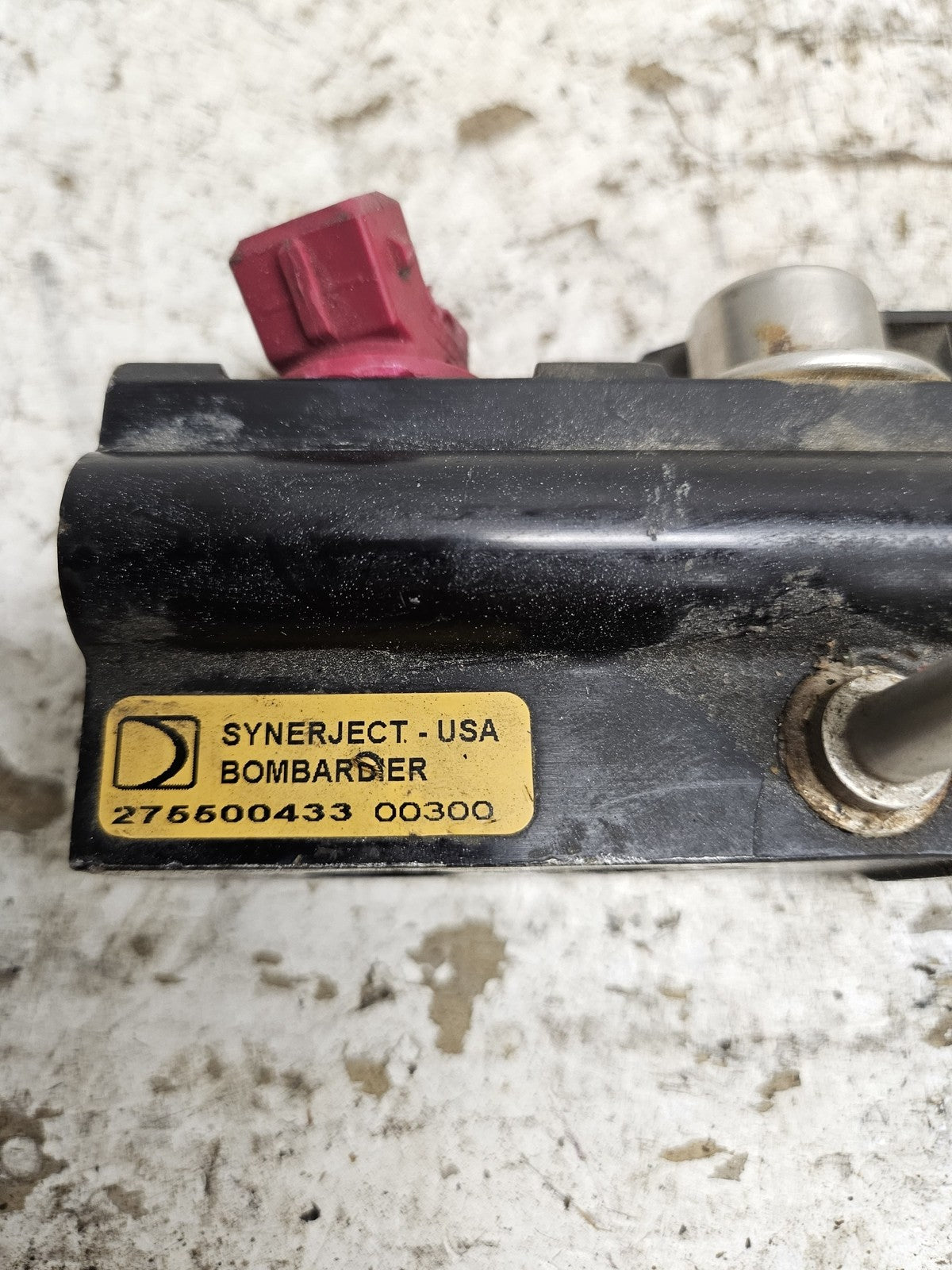 Sea Doo Bombardier 2000 GTX DI OEM Fuel Distributor + Injectors Part# 275500433