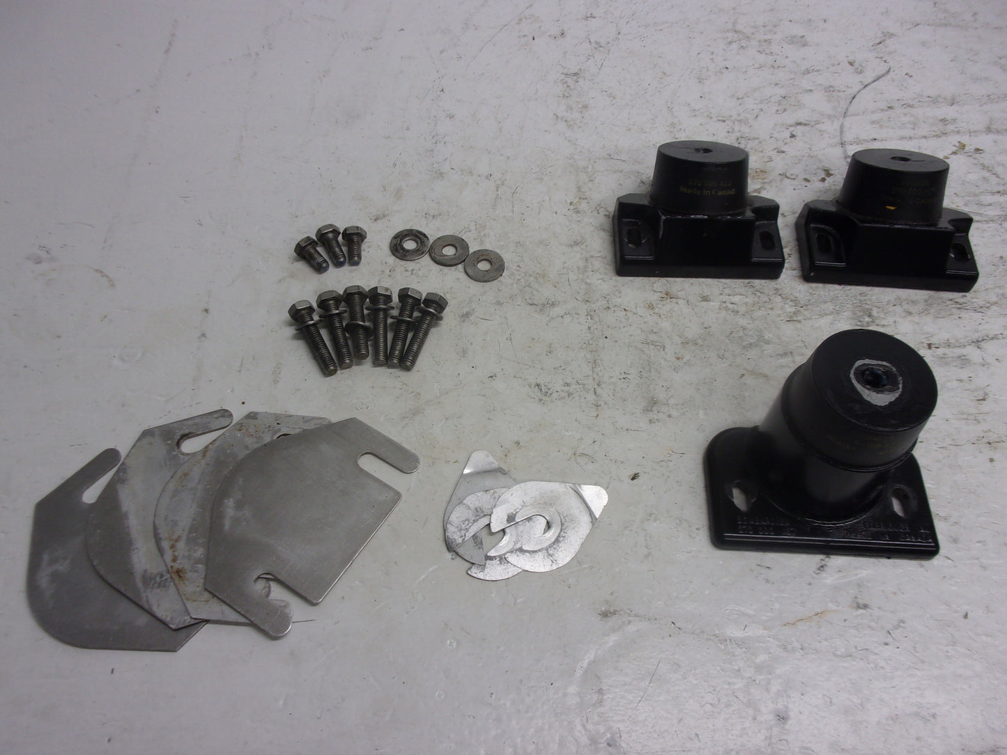 SeaDoo Bombardier 98-2003 GTX LRV RX SPX Complete Rubber Engine Mount 270000422