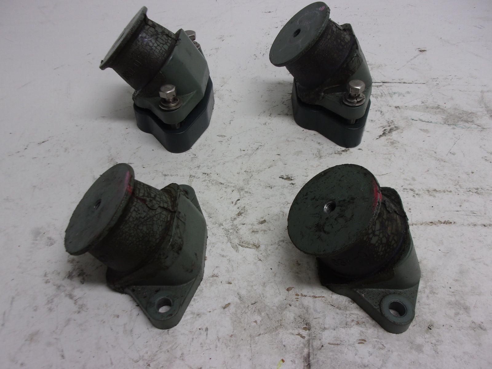 Yamaha WaveRunner 1996-2003 SV GP XL OEM Engine Mount Set Part# 63M-44517-01-5B
