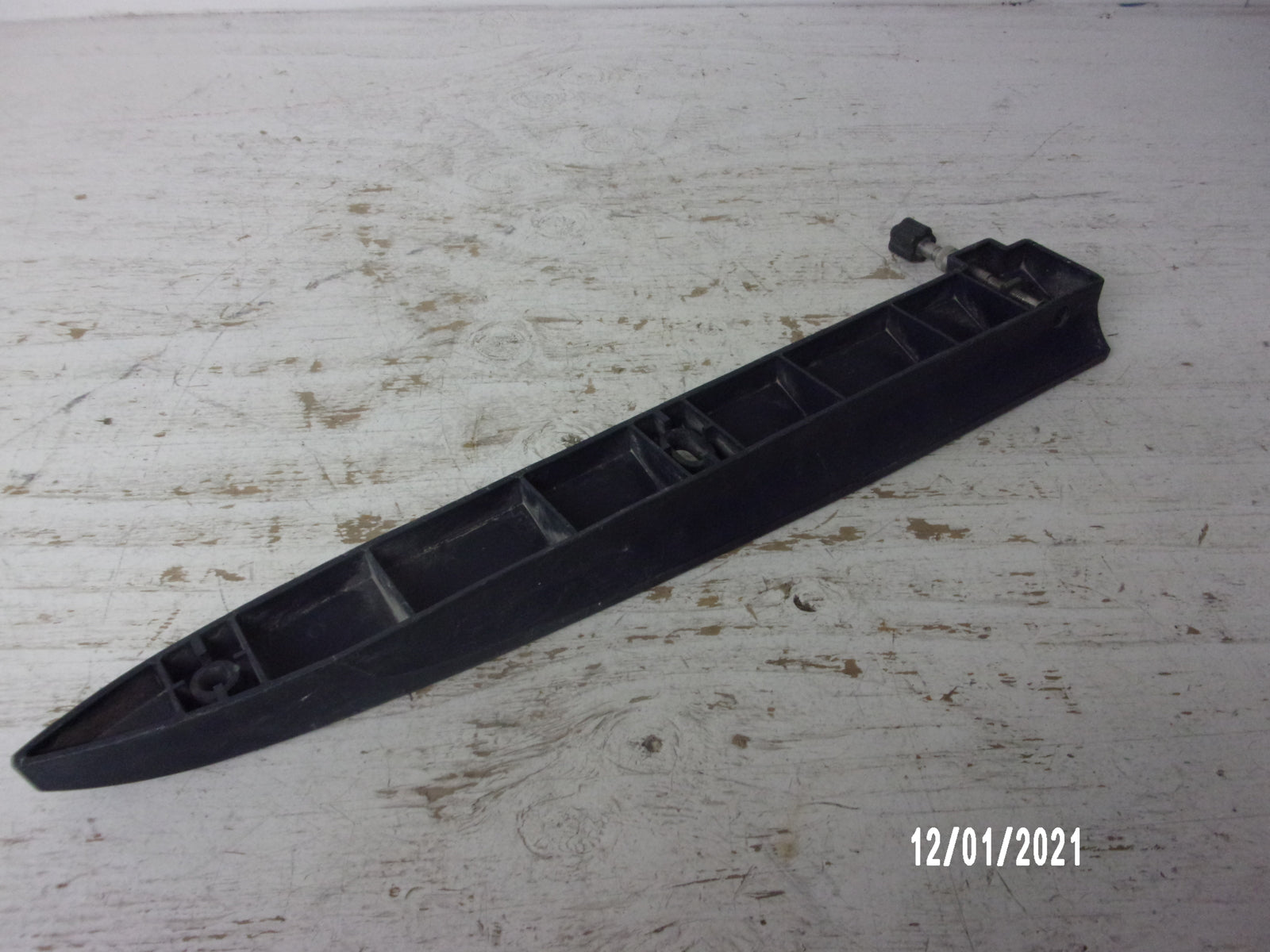Yamaha WaveRunner 1997-1998 WaveRunner OEM Black Right Sponson GP7-U883P-00-00