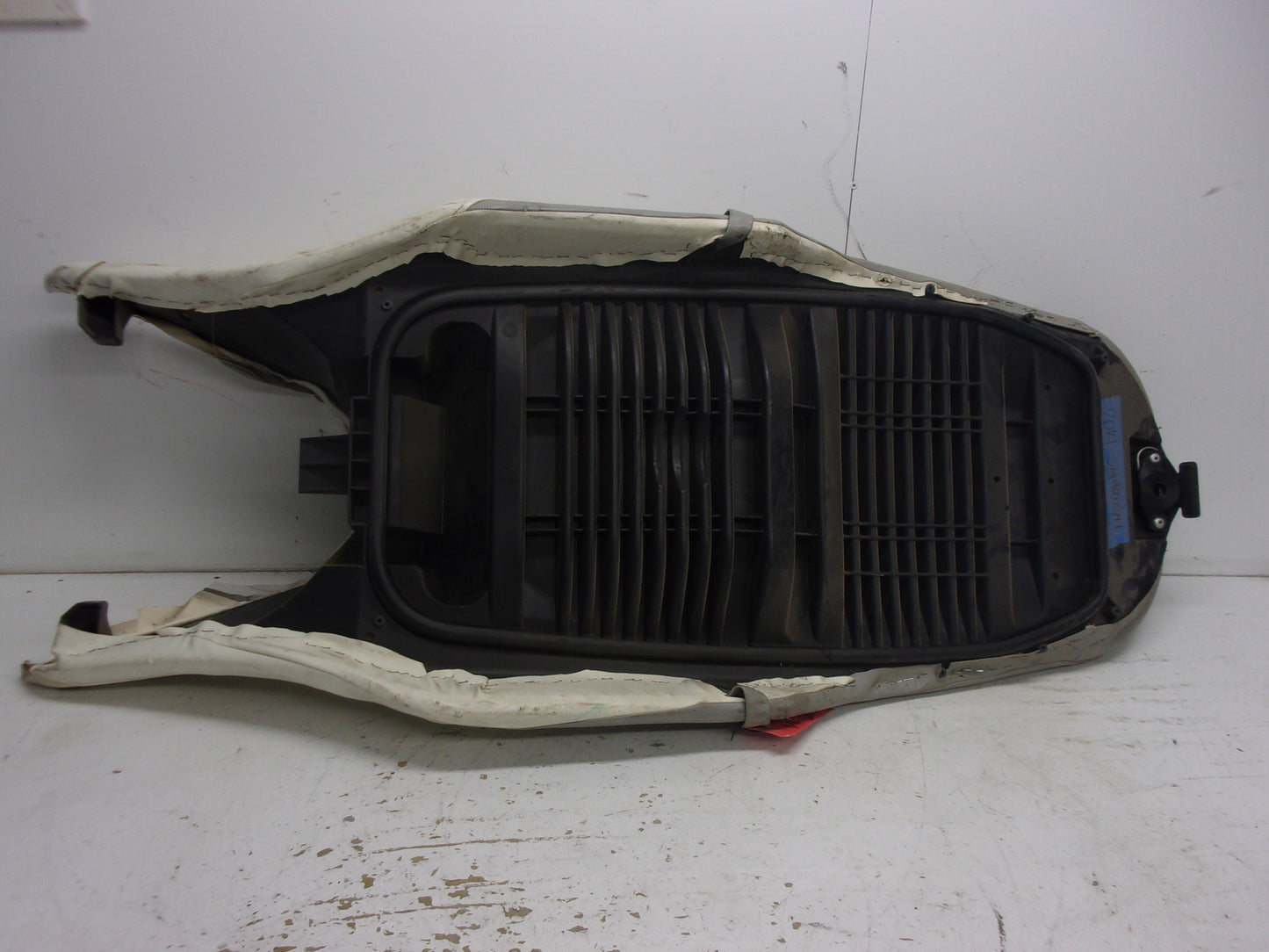 Sea Doo Bombardier 2011-2012 GTX Limited IS 260 OEM Gray & White Seat 269002072