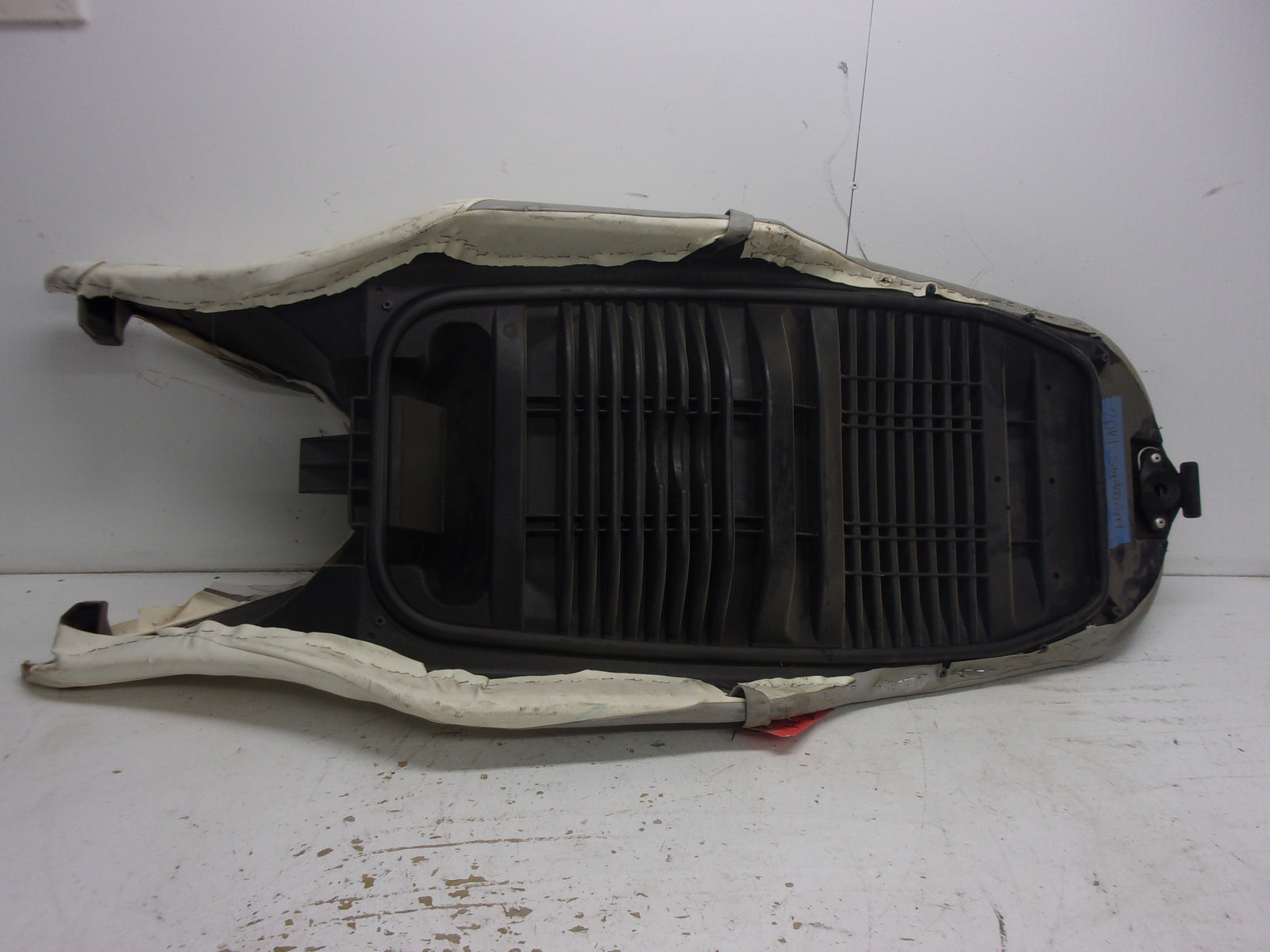 Sea Doo Bombardier 2011-2012 GTX Limited IS 260 OEM Gray & White Seat 269002072