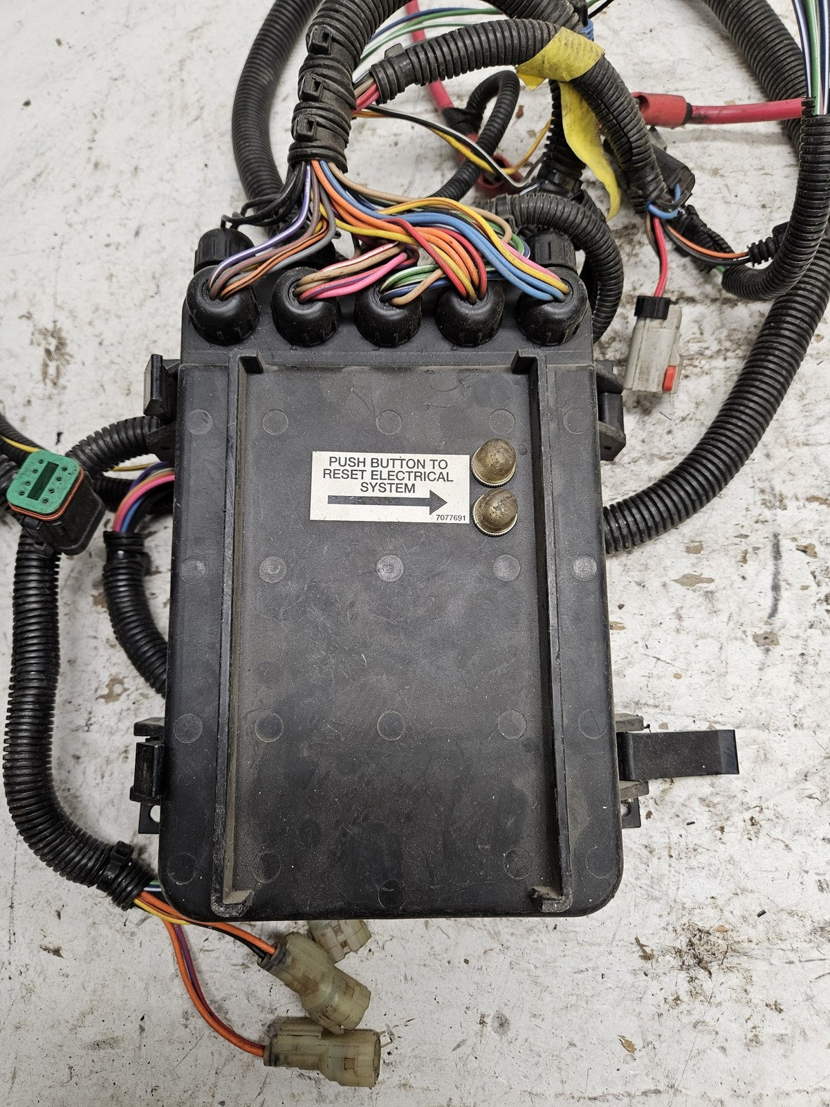 Polaris 2001 Genesis I-4Pass EFI Complete Electrical Box + Harness 4010379