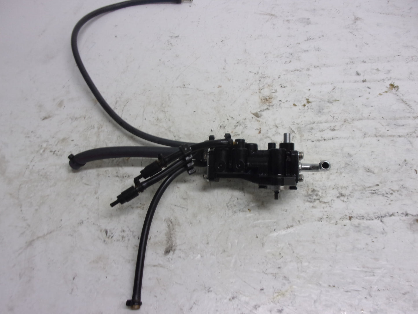 Yamaha PWC 1996-1997 WaveVenture 1100 OEM Oil Injection Pump # 64T-13200-00-00