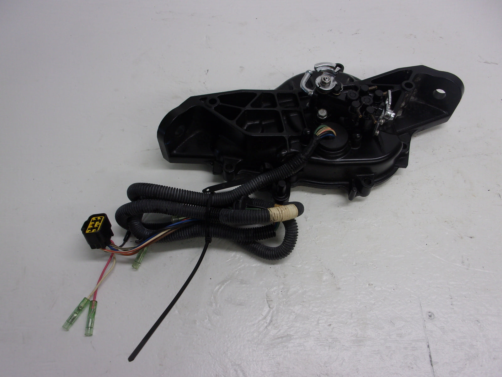 Yamaha Waverunner 1999-2000 XL GP 800 OEM Stator + Stator Cover 66E-81337-10-8P