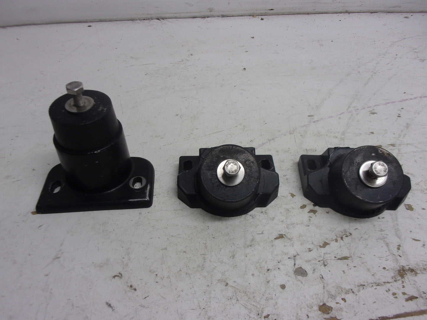 Sea Doo Bombardier PWC 1996 GSX GTX XP Engine Mount Set # 270000220