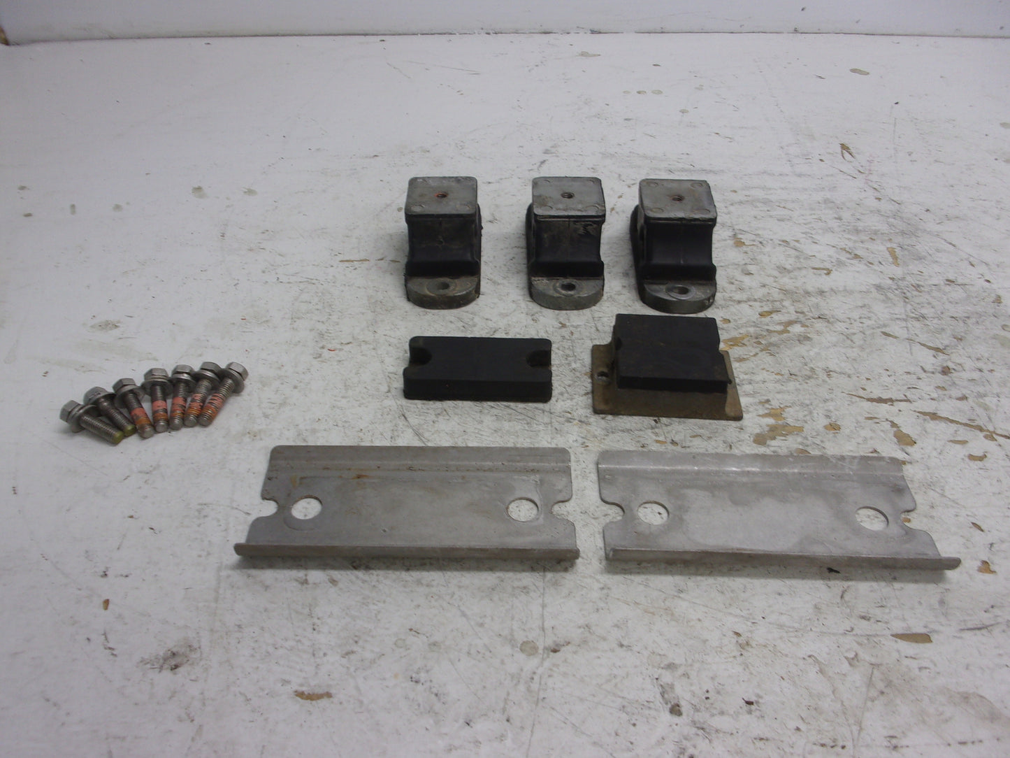 Yamaha WaveRunner 2002-2016 VXS VXR V1 FX GP OEM Motor Mount Set 67X-44517-10-94