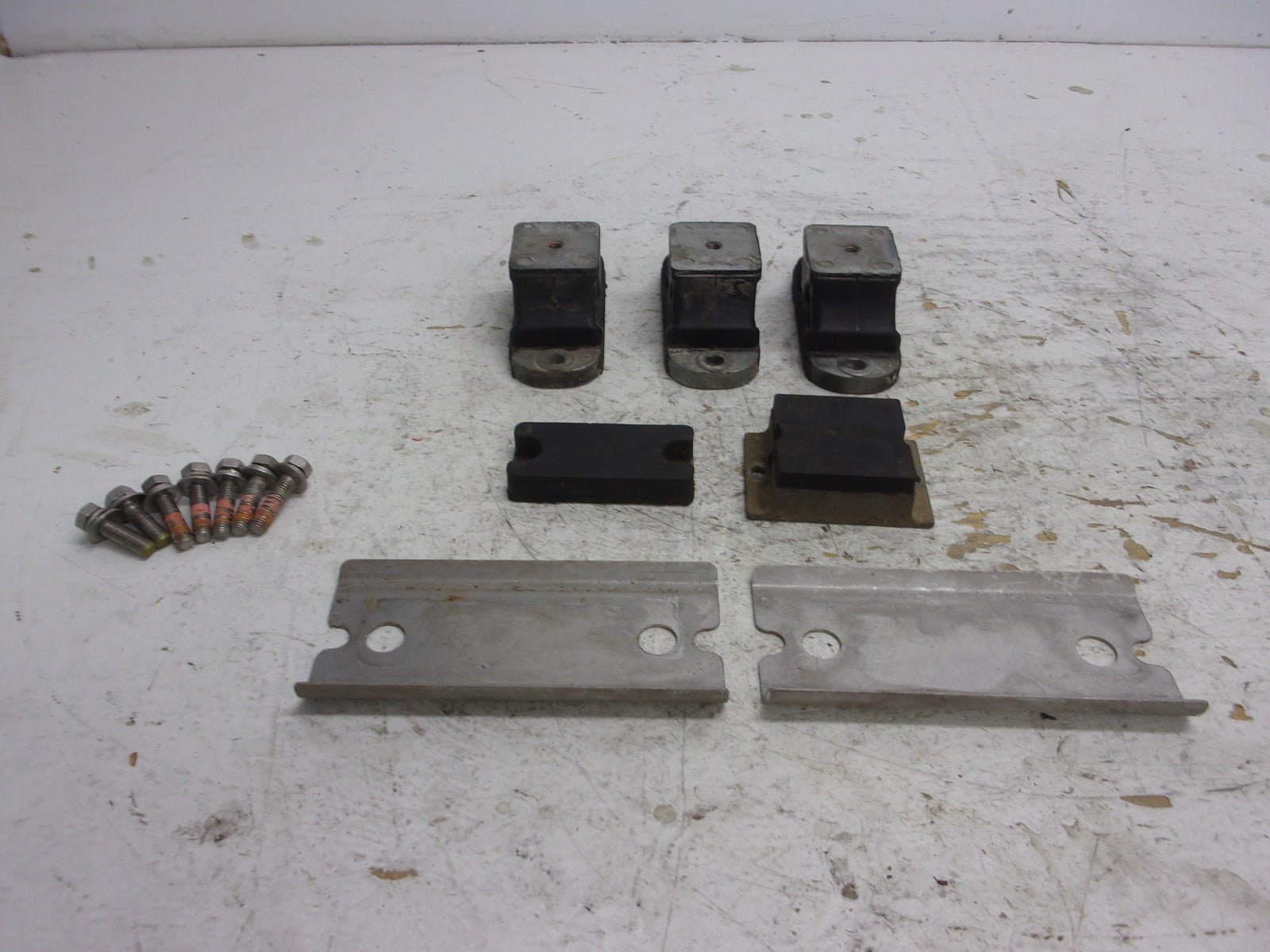 Yamaha WaveRunner 2002-2016 VXS VXR V1 FX GP OEM Motor Mount Set 67X-44517-10-94
