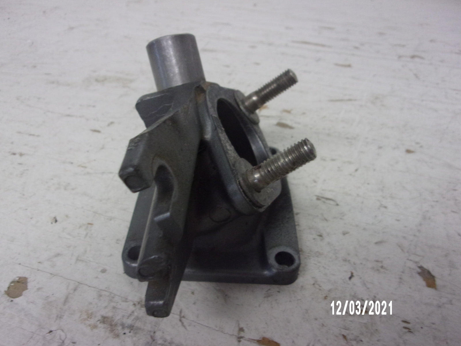 Kawasaki Jet Ski 1989-1990 300SX OEM Carburetor Holder Part# 16065-3702