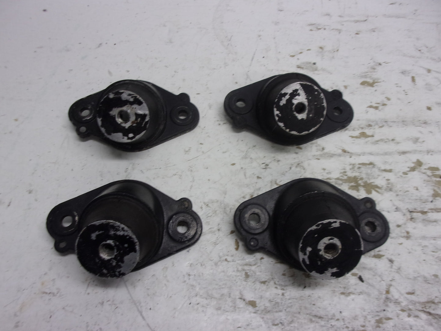Kawasaki Jet Ski 1988-1990 TS 650SX X2 OEM Engine Damper Set Part# 92075-3724