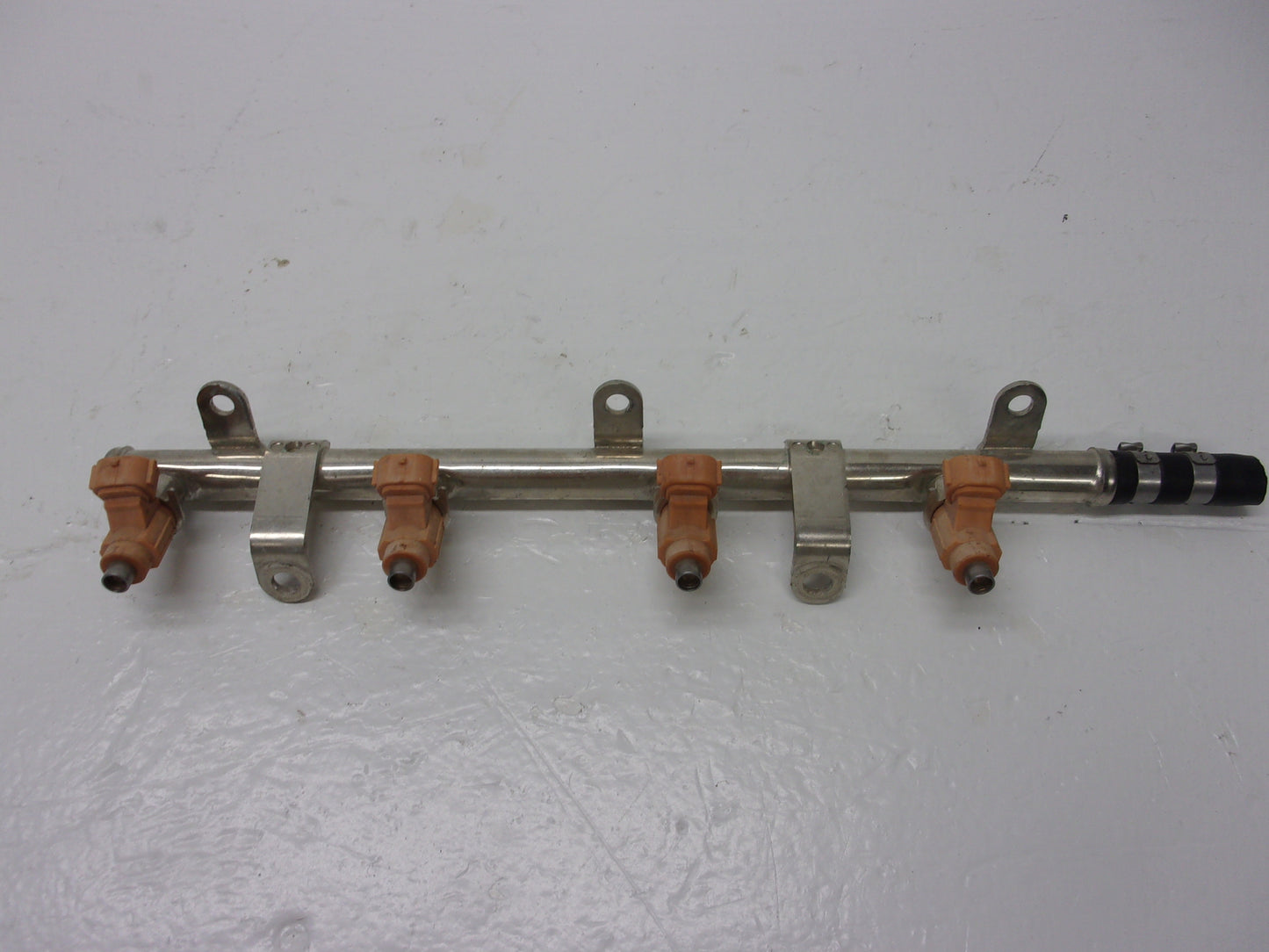 Yamaha Waverunner 2005-2011 VX VX1100 OEM Fuel Rail + Injectors 60E-13761-10-00