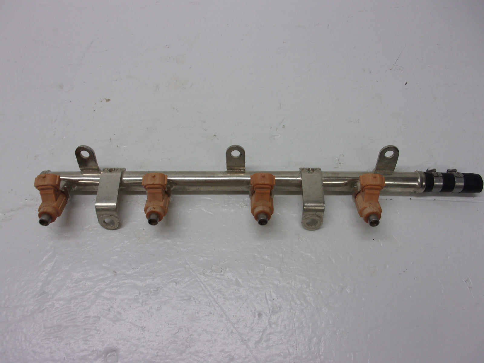 Yamaha Waverunner 2005-2011 VX VX1100 OEM Fuel Rail + Injectors 60E-13761-10-00