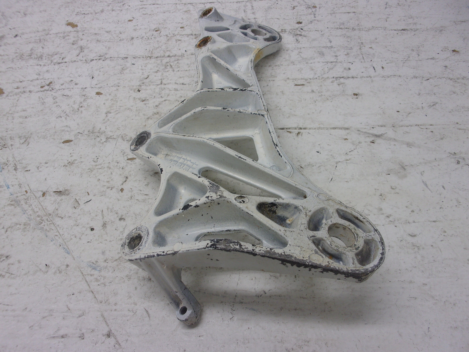 Yamaha Waverunner 1990-1998 WR WVT WB VXR OEM Engine Bracket # 6R7-21415-00-94