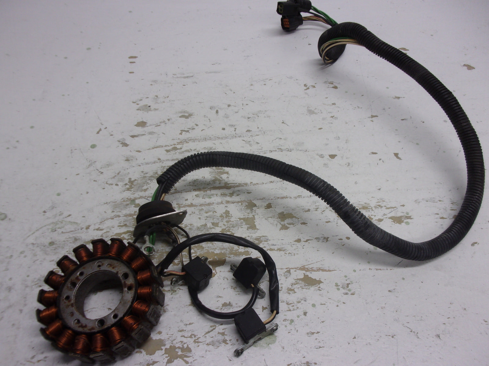 Yamaha Waverunner 2003-2006 GP1300R OEM Generator / Stator Part 60T-81410-00-00