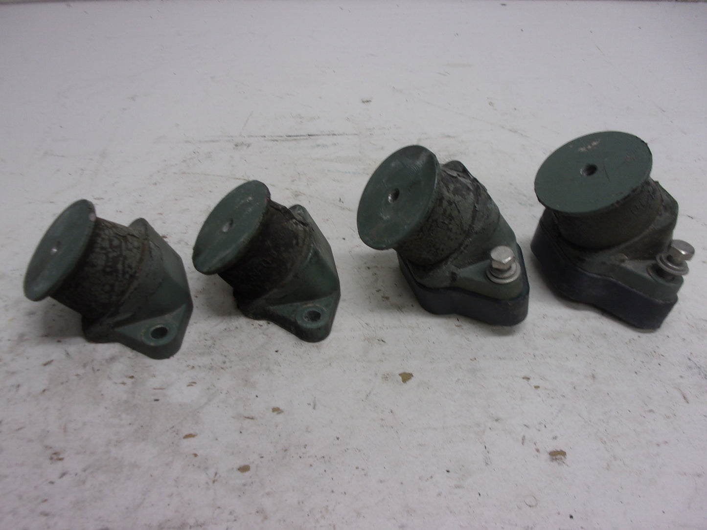 Yamaha WaveRunner 1996-2003 SV GP XL OEM Engine Mount Set Part# 63M-44517-01-5B