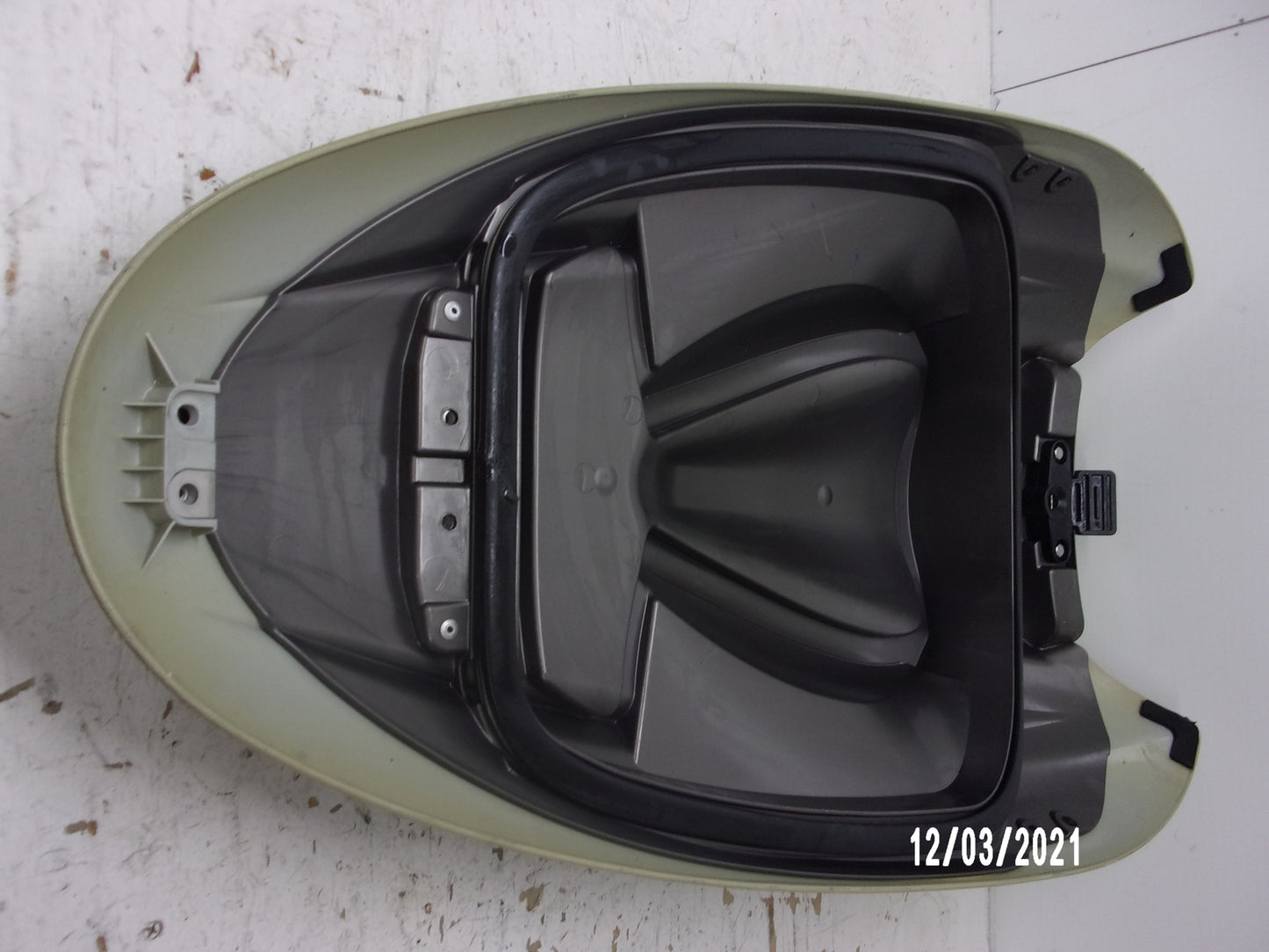 Yamaha WaveRunner PWC 2001 XL1200 OEM Silver Front Storage Cover F0V-U517B-00-P0