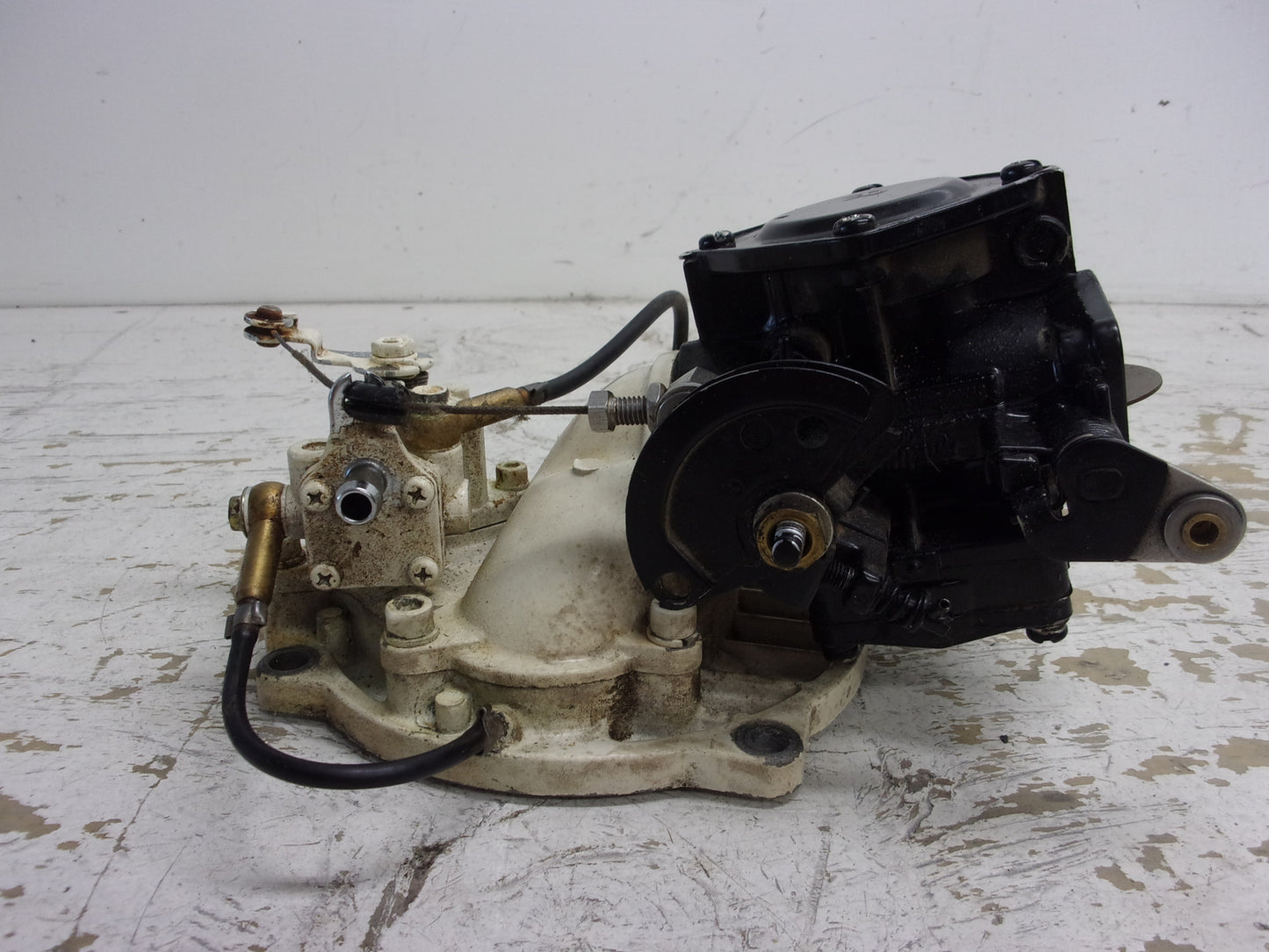 Sea Doo Bombardier 1992-1996 SP GTS 580 Carburetor + Oil Pump Flange # 270500152
