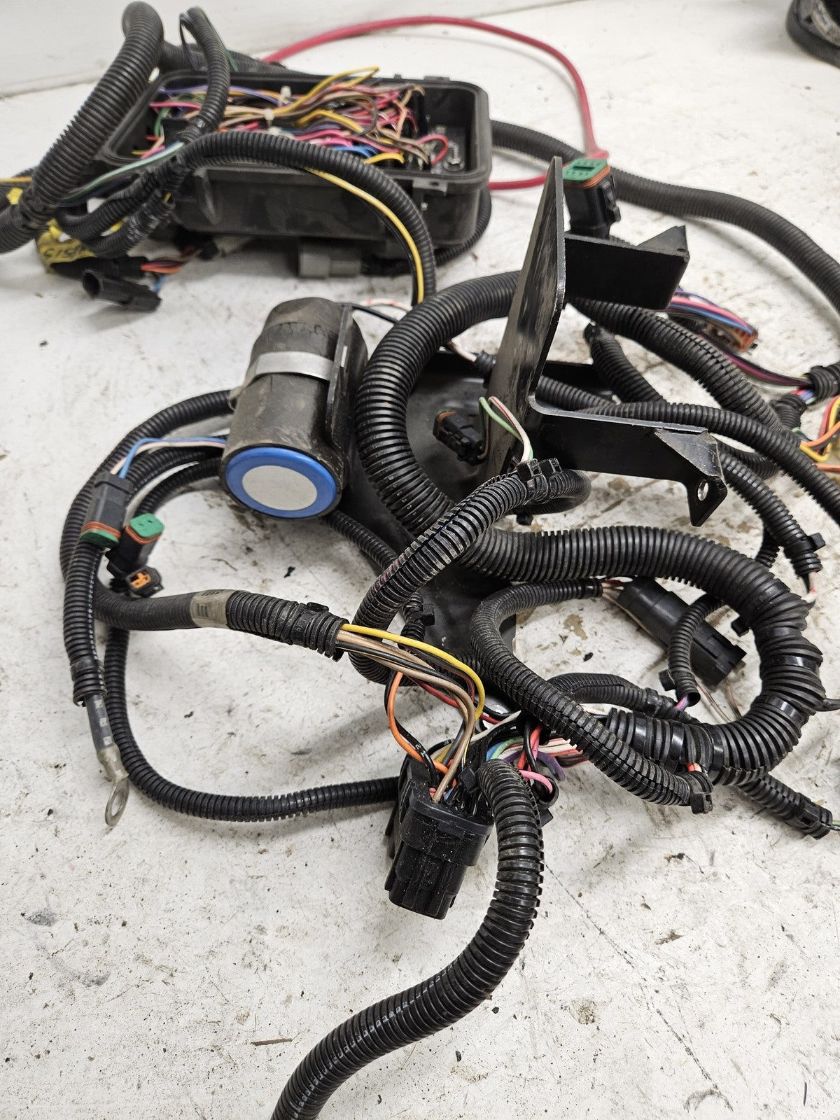 Polaris 2001 Genesis I-4Pass EFI Complete Electrical Box + Harness 4010379