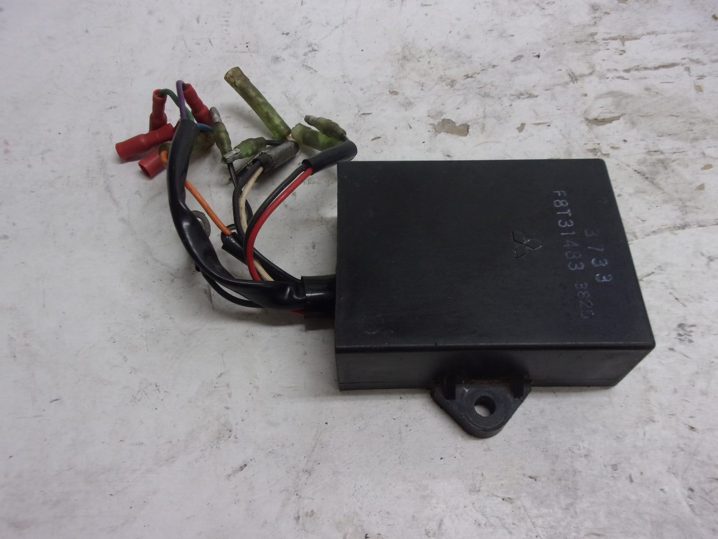 Kawasaki Jet Ski 1992-1995 750SX OEM CDI / Igniter Box Assembly Part# 21119-3733