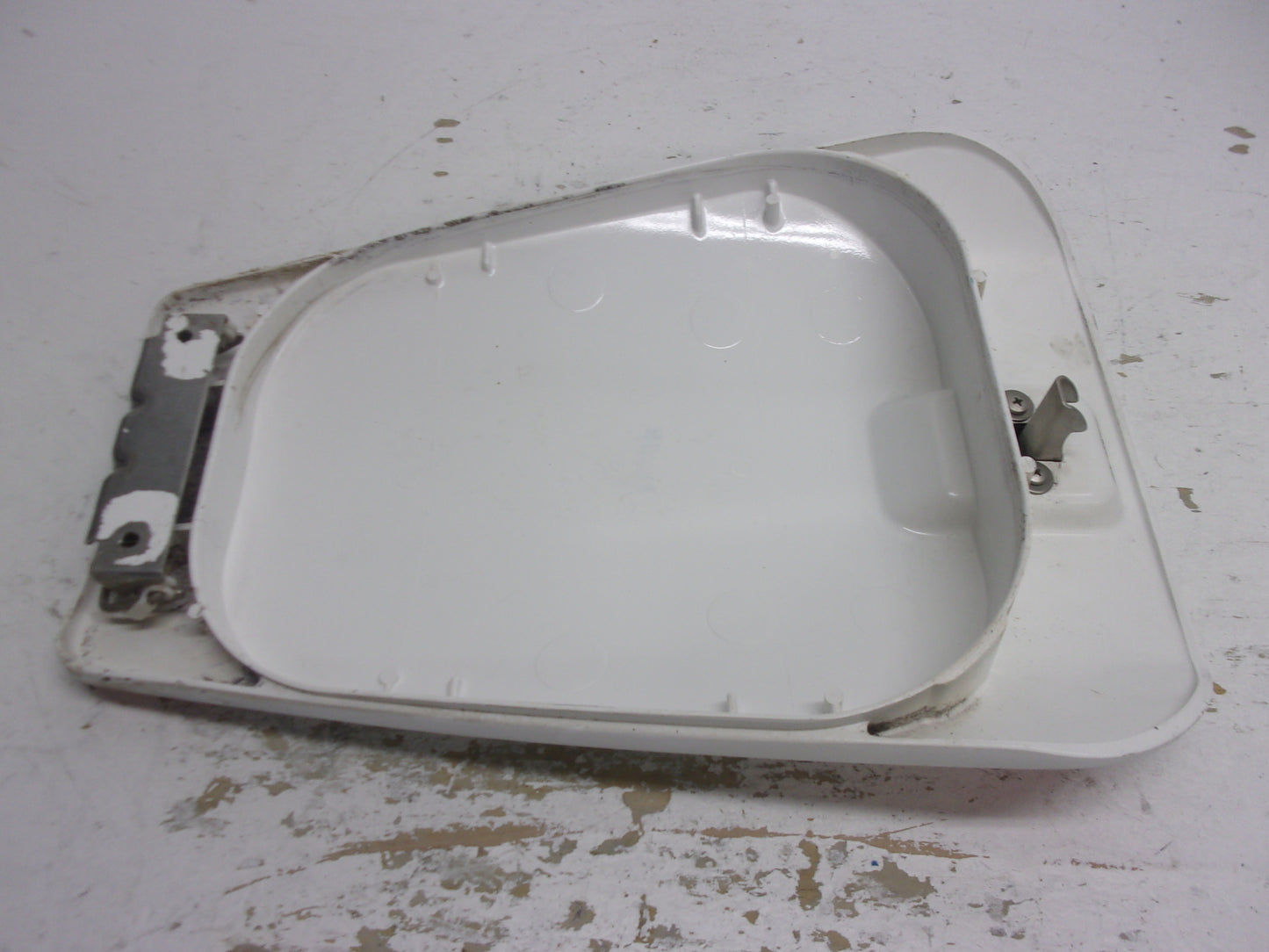 Kawasaki Jet Ski 1993-1998 750 XIR SSXI OEM White Hatch Cover Part 14090-3711-8C