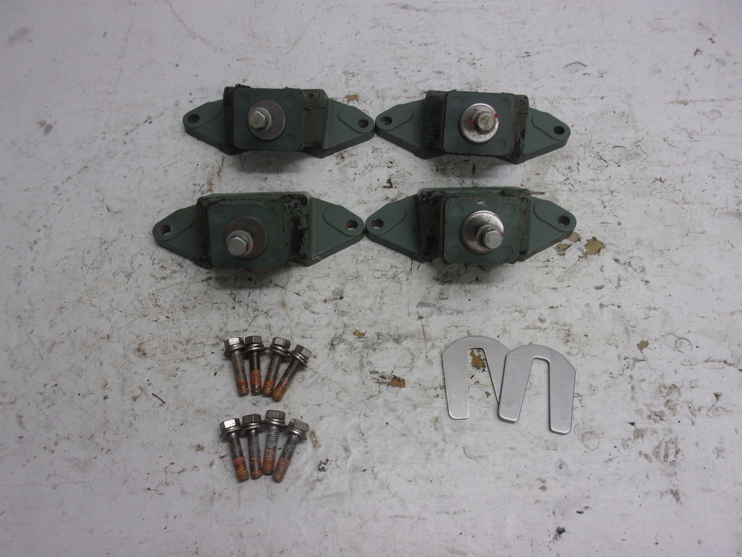 Yamaha Waverunner 1999-2001 XL 1200 OEM Engine Mount Set Part# 66V-44517-00-8P