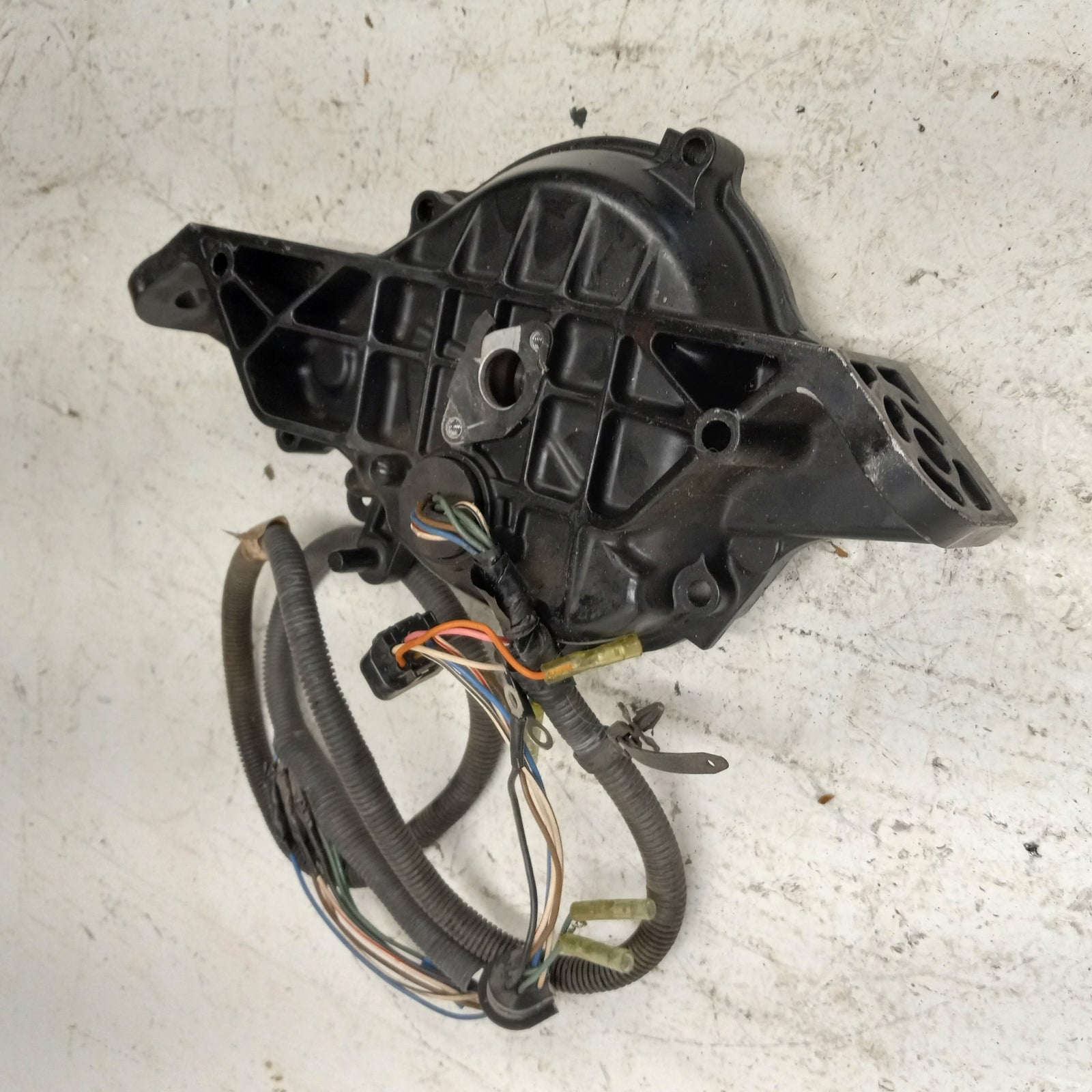 Yamaha Waverunner 1999-2000 XL GP 800 OEM Stator + Stator Cover 66E-81337-10-8P
