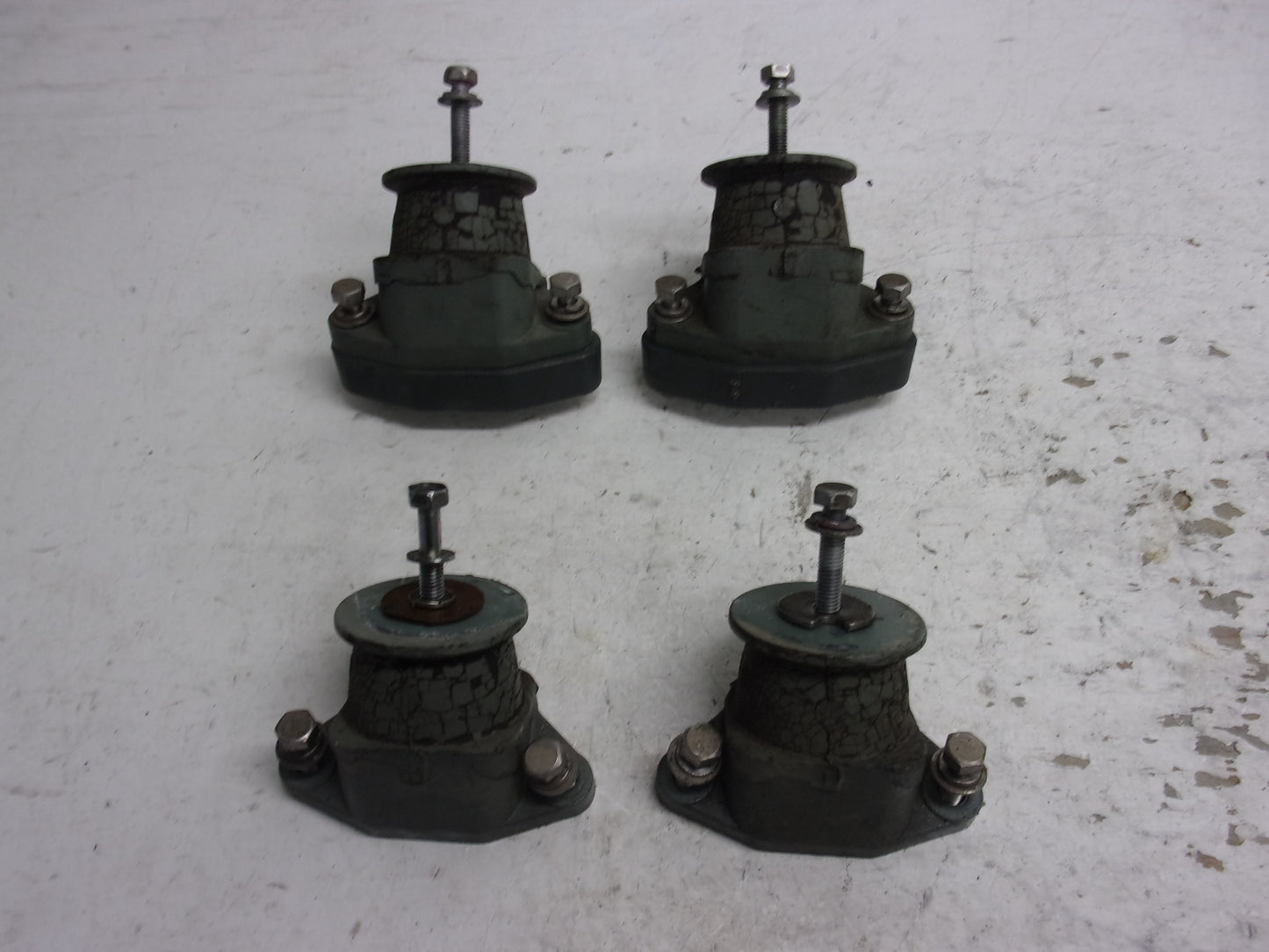 Yamaha WaveRunner 1996-2003 SV GP XL OEM Engine Mount Set Part# 63M-44517-01-5B