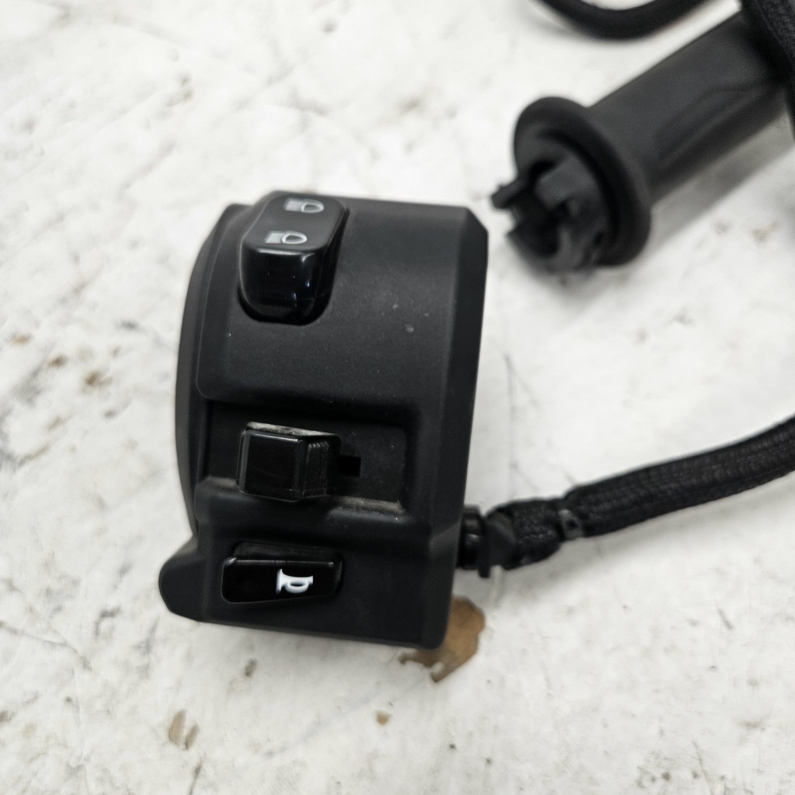 Can-Am Roadster 2019-2020 Ryker OEM Left Handlebar Switch + Grip Part# 710005274