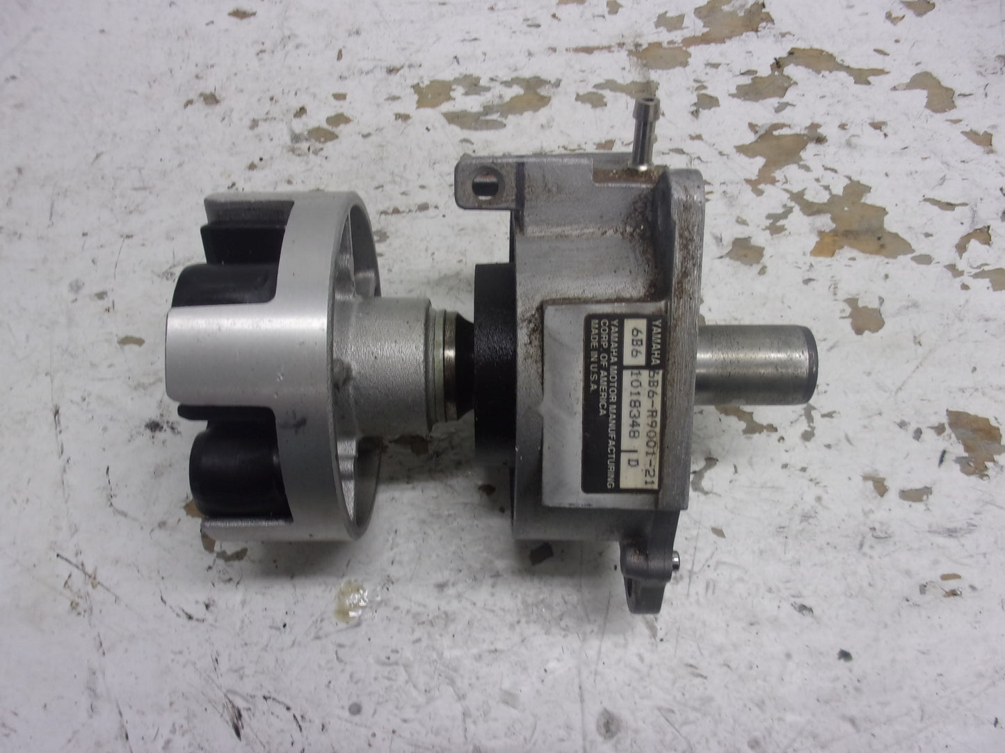 Yamaha Waverunner 2005 FX FXHO OEM Bearing Housing + Coupler # 61X-45332-03-94