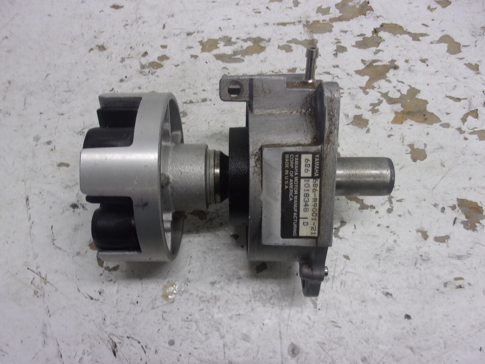 Yamaha Waverunner 2005 FX FXHO OEM Bearing Housing + Coupler # 61X-45332-03-94