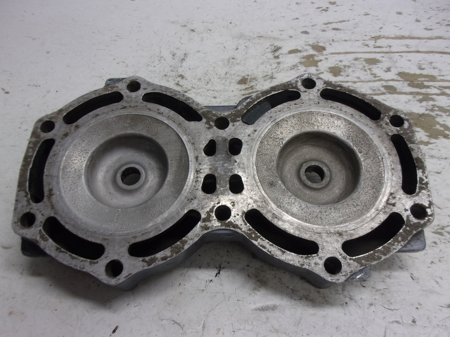 Yamaha Waverunner 1990-1996 SuperJet VXR 650 OEM Cylinder Head # 6R7-11111-00-94