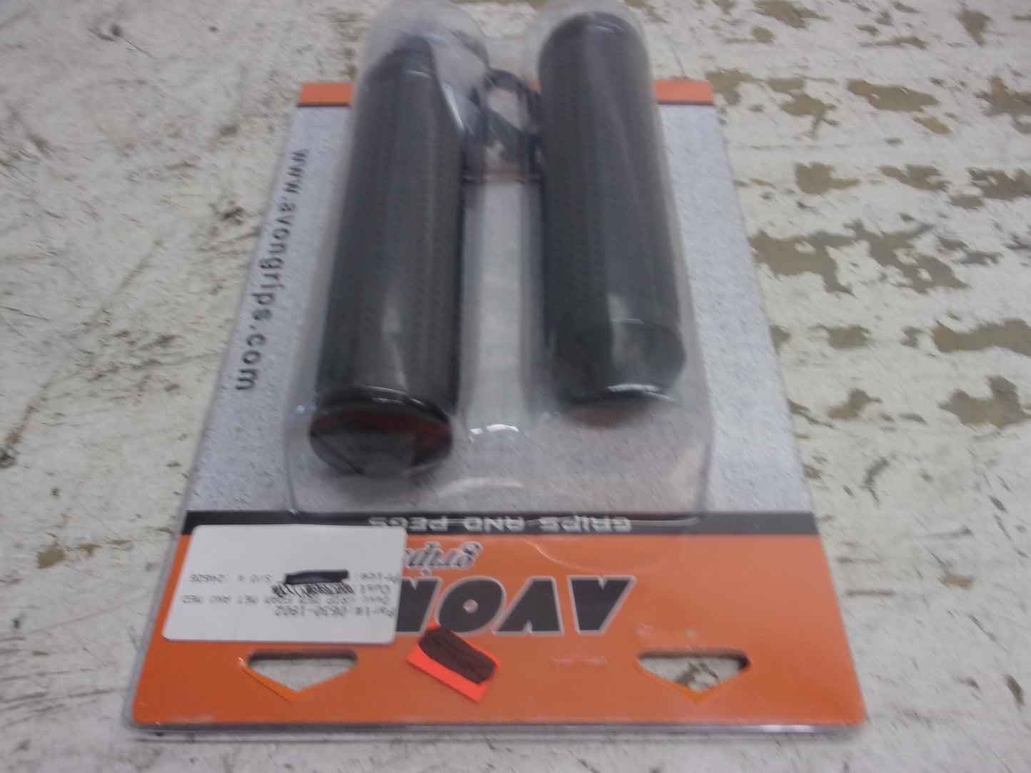NEW Avon Grips Black Medium Memory Foam Grips for Metric Part# MT-MF-63A-ANO
