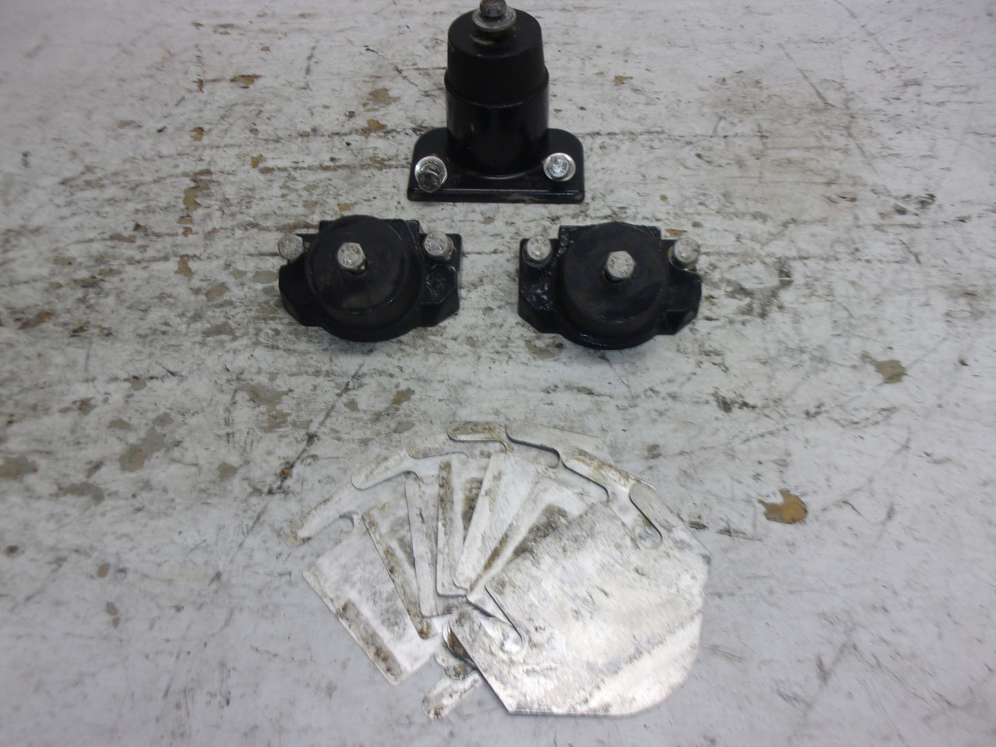 SeaDoo Bombardier 98-2003 GTX LRV RX SPX Complete Rubber Engine Mount 270000422