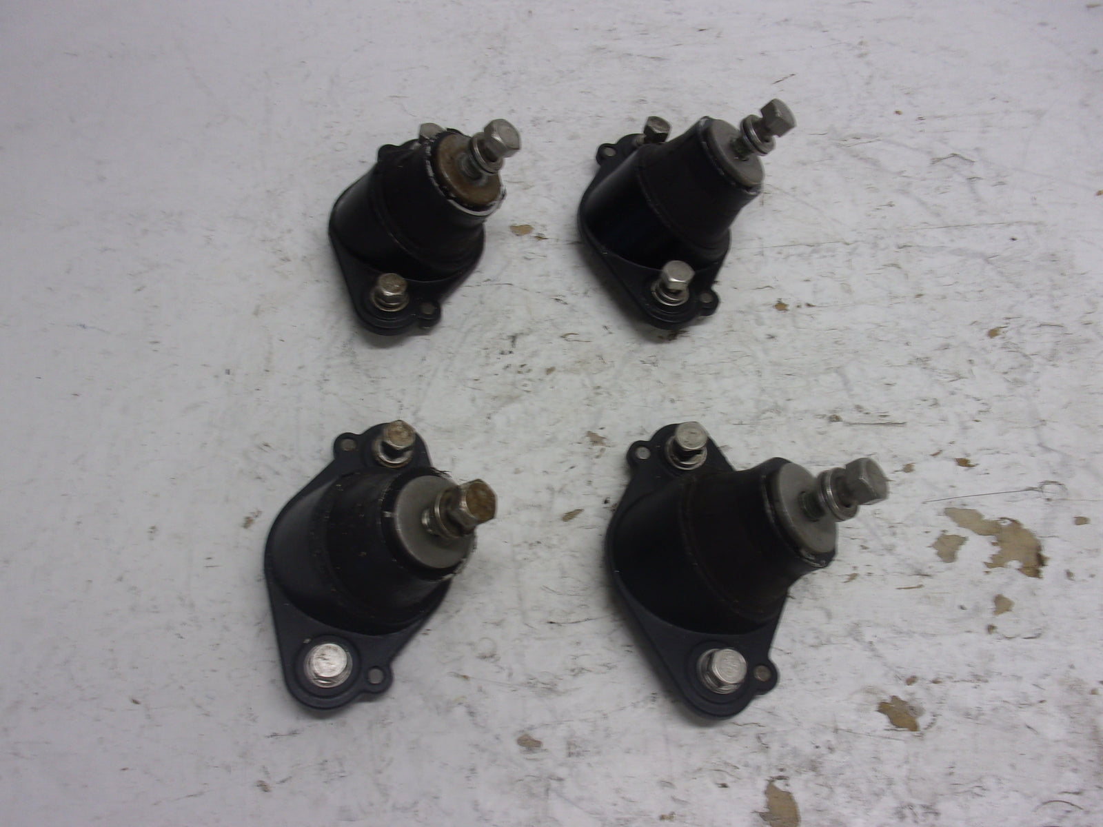 Kawasaki Jet Ski 1988-1990 TS 650SX X2 OEM Engine Damper Set Part# 92075-3724
