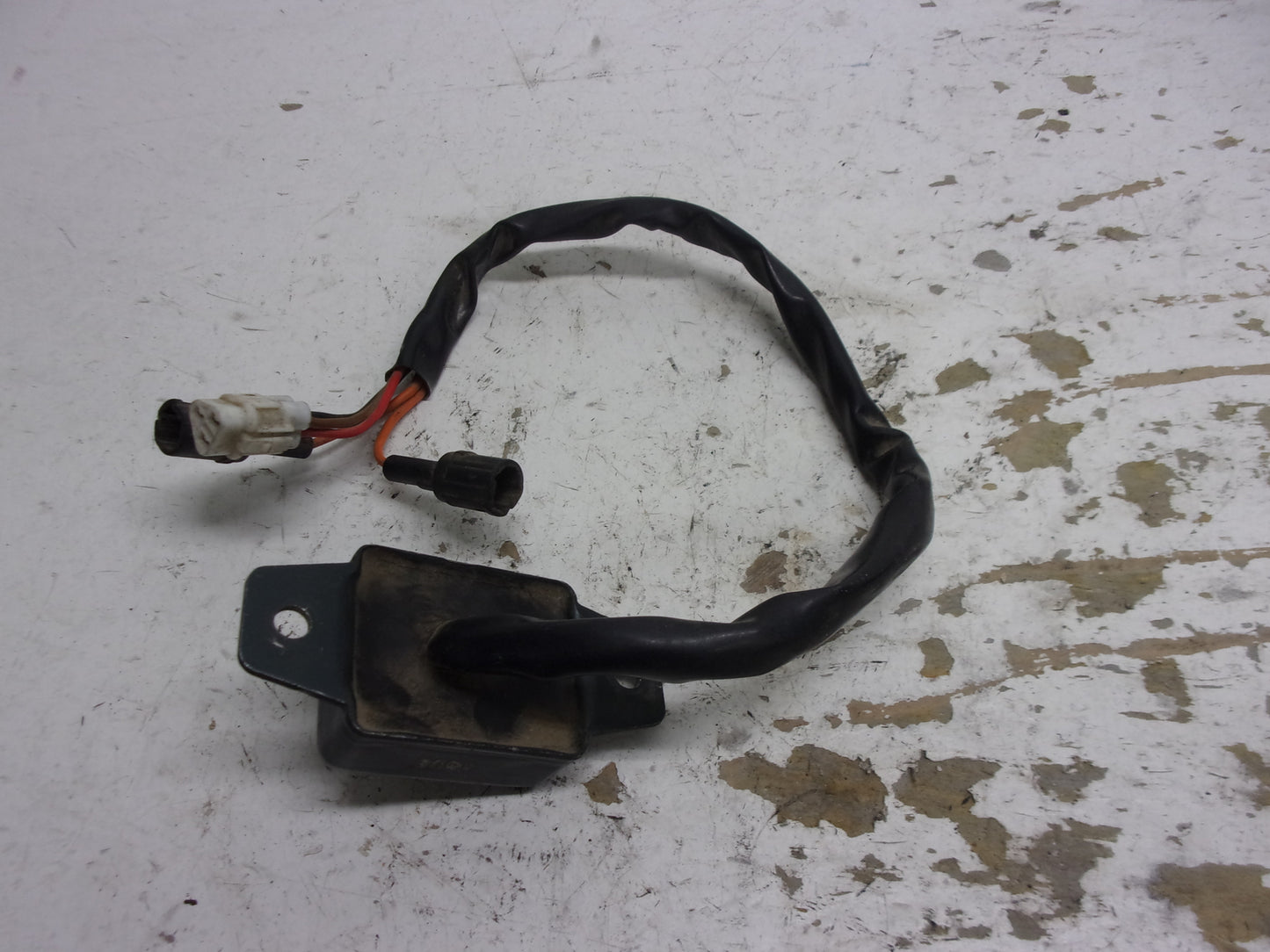 Kawasaki Jet Ski 1994-1995 Super Sport XI OEM Trim Meter Relay Part# 27034-3705